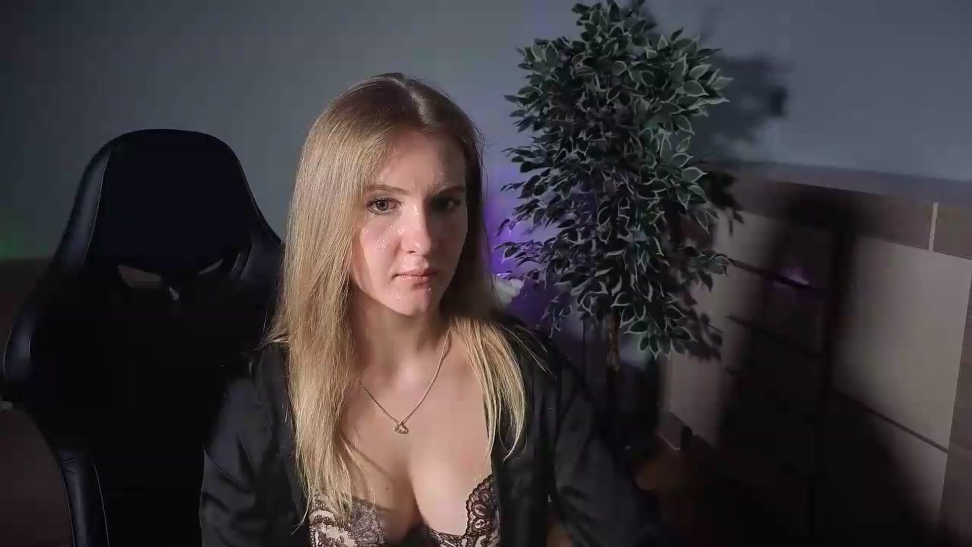 Gallery image thumbnail from AliceSi's myfreecams stream on, 07/13/2026, 15:33 image 13 of 20