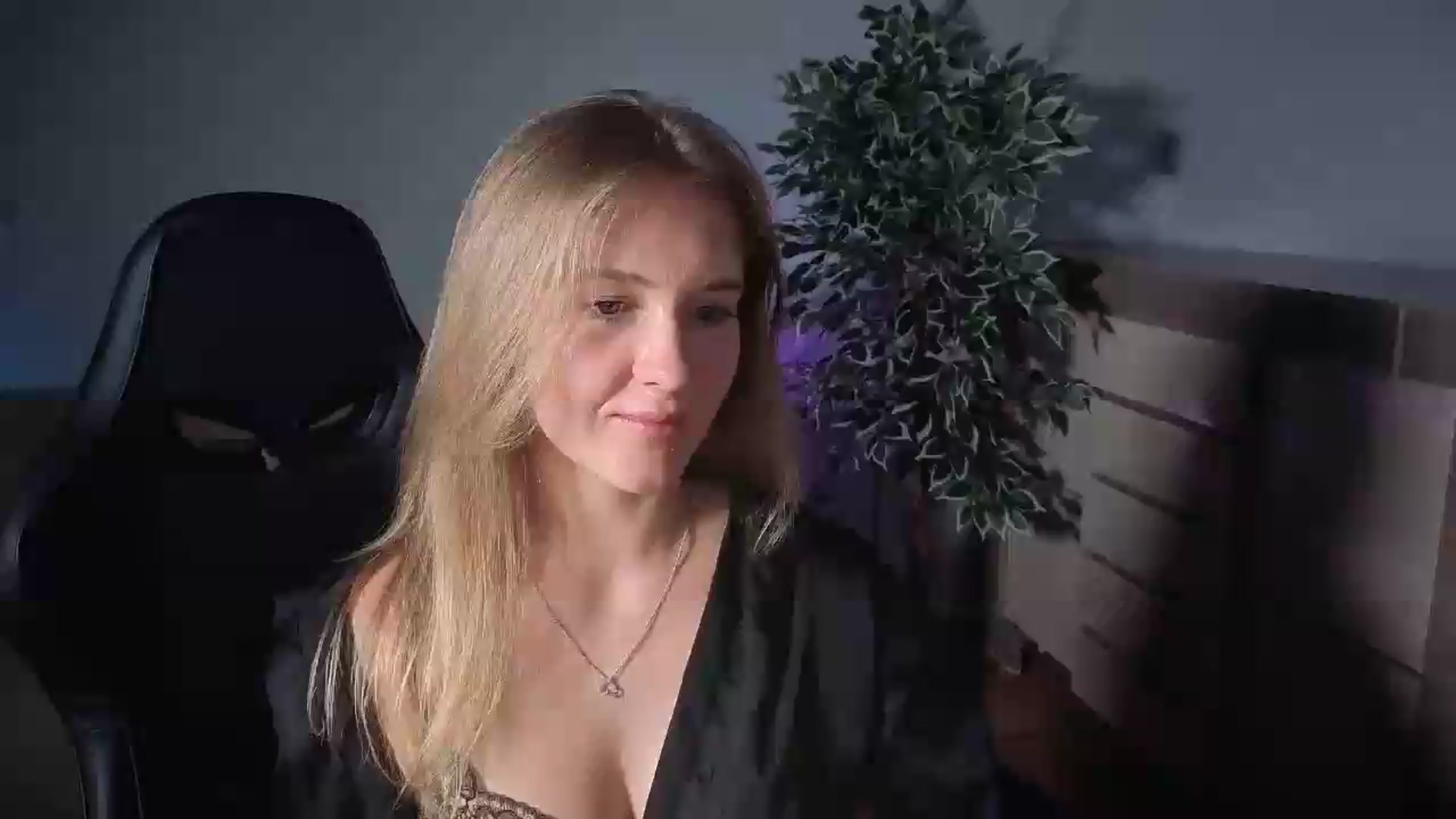 Gallery image thumbnail from AliceSi's myfreecams stream on, 07/13/2026, 15:33 image 4 of 20