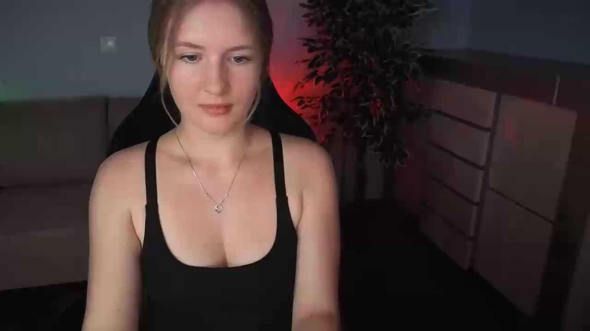 Gallery image thumbnail from AliceSi's myfreecams stream on, 07/15/2026, 13:20 image 18 of 20