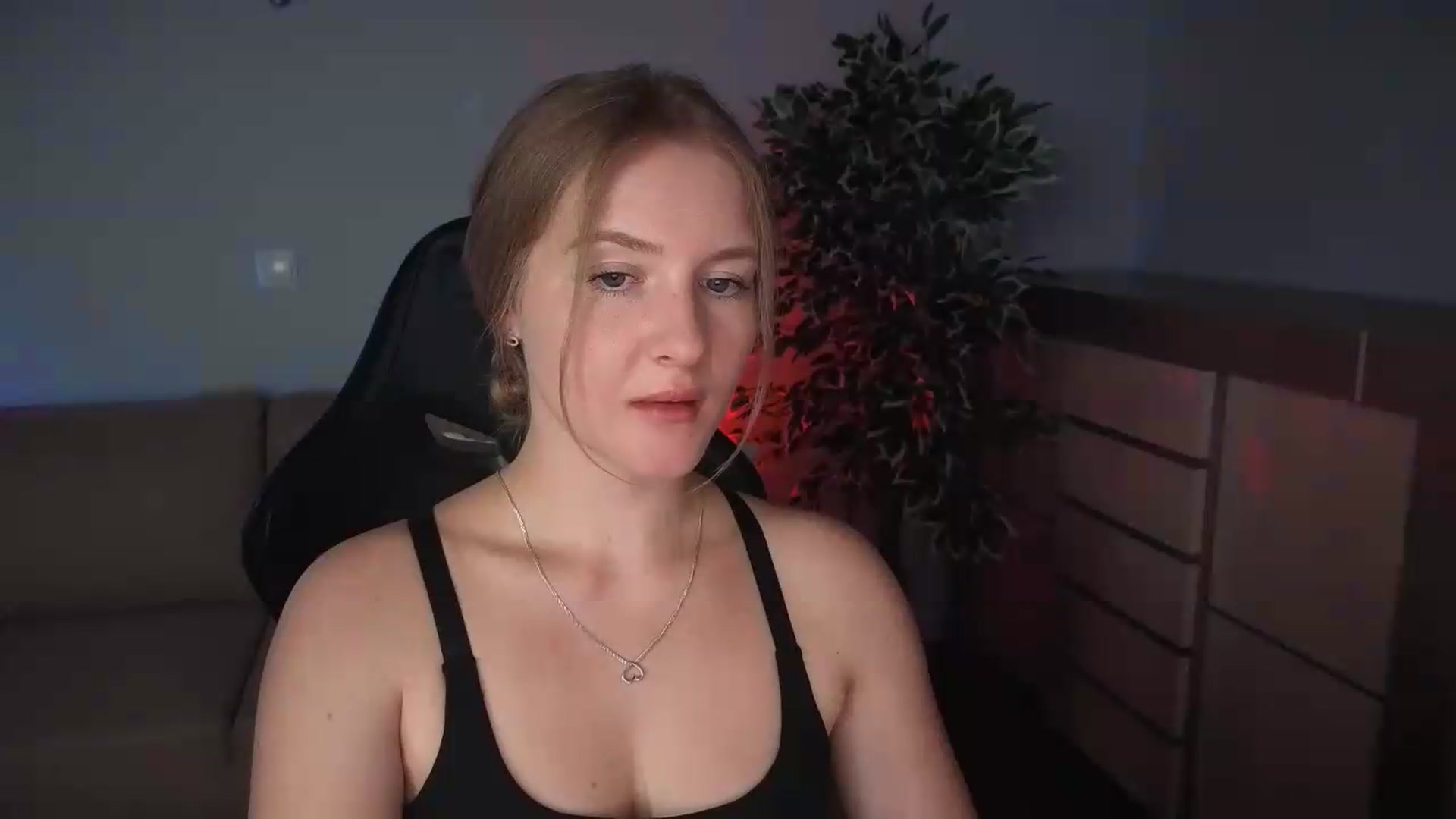 Gallery image thumbnail from AliceSi's myfreecams stream on, 07/15/2026, 13:20 image 11 of 20