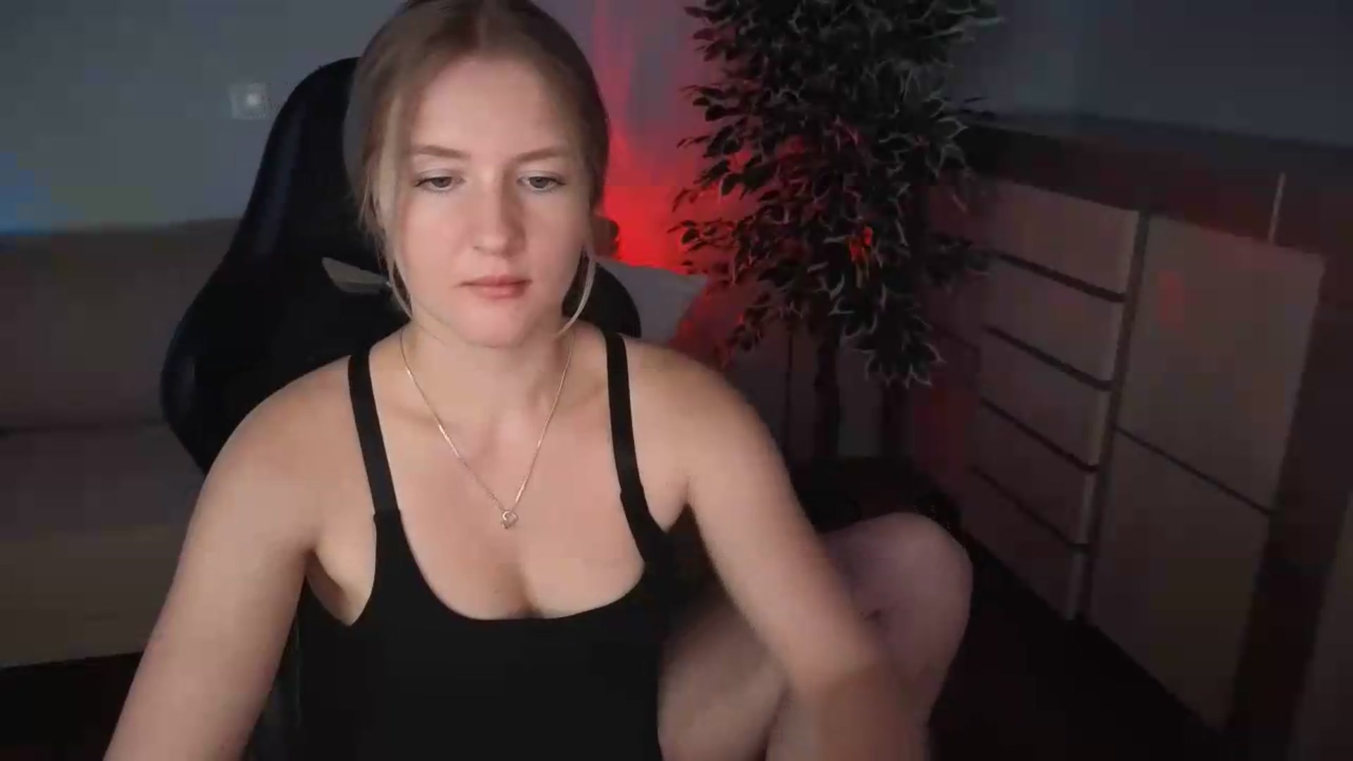 Gallery image thumbnail from AliceSi's myfreecams stream on, 07/15/2026, 13:20 image 20 of 20