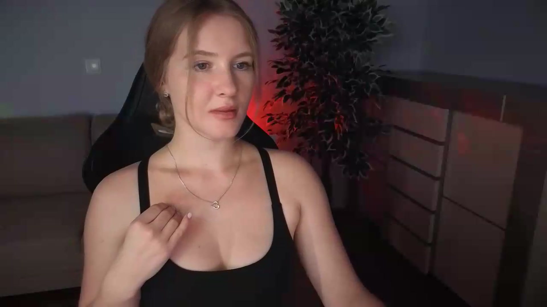 Gallery image thumbnail from AliceSi's myfreecams stream on, 07/15/2026, 13:20 image 15 of 20