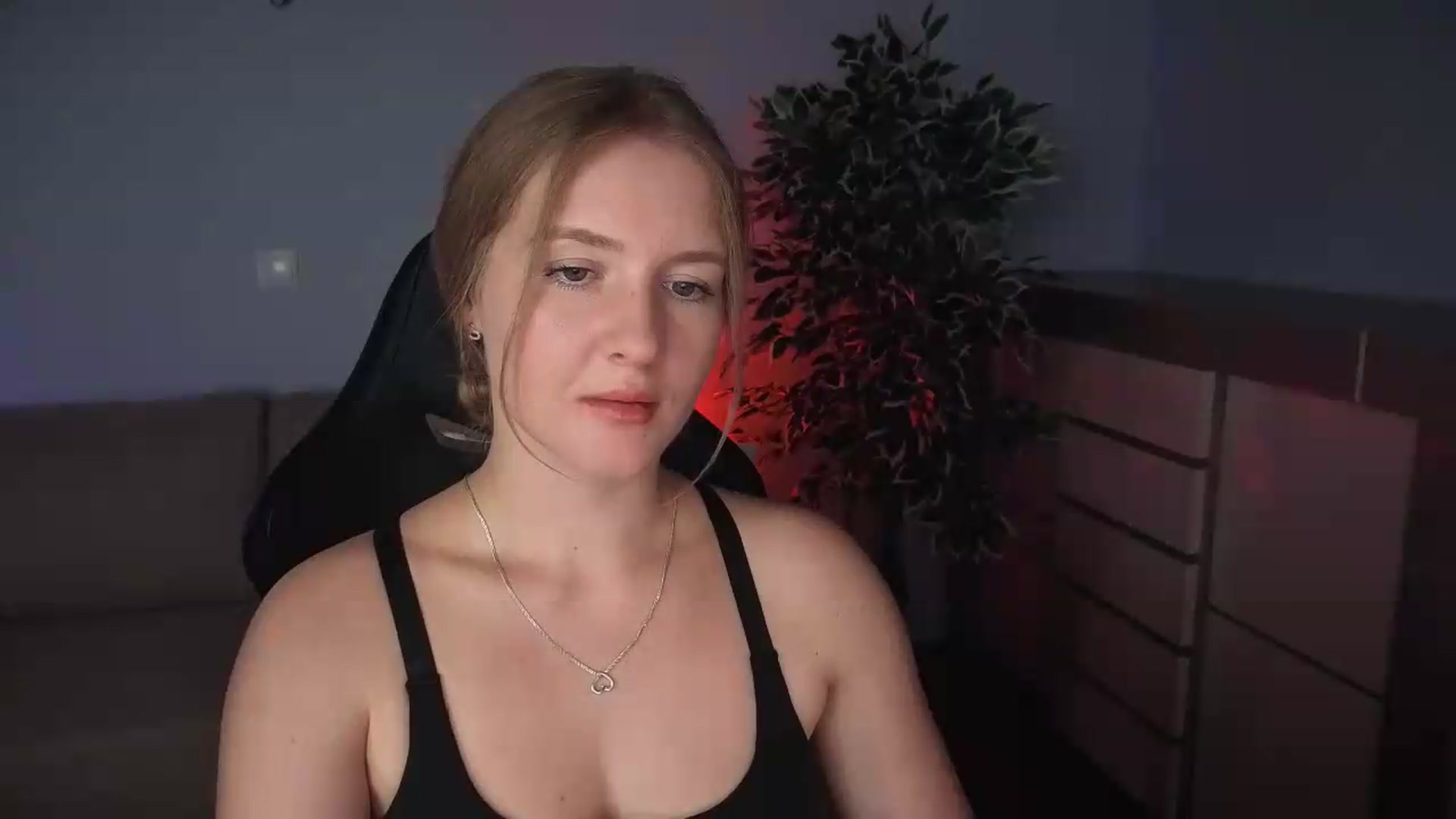 Gallery image thumbnail from AliceSi's myfreecams stream on, 07/15/2026, 13:20 image 12 of 20