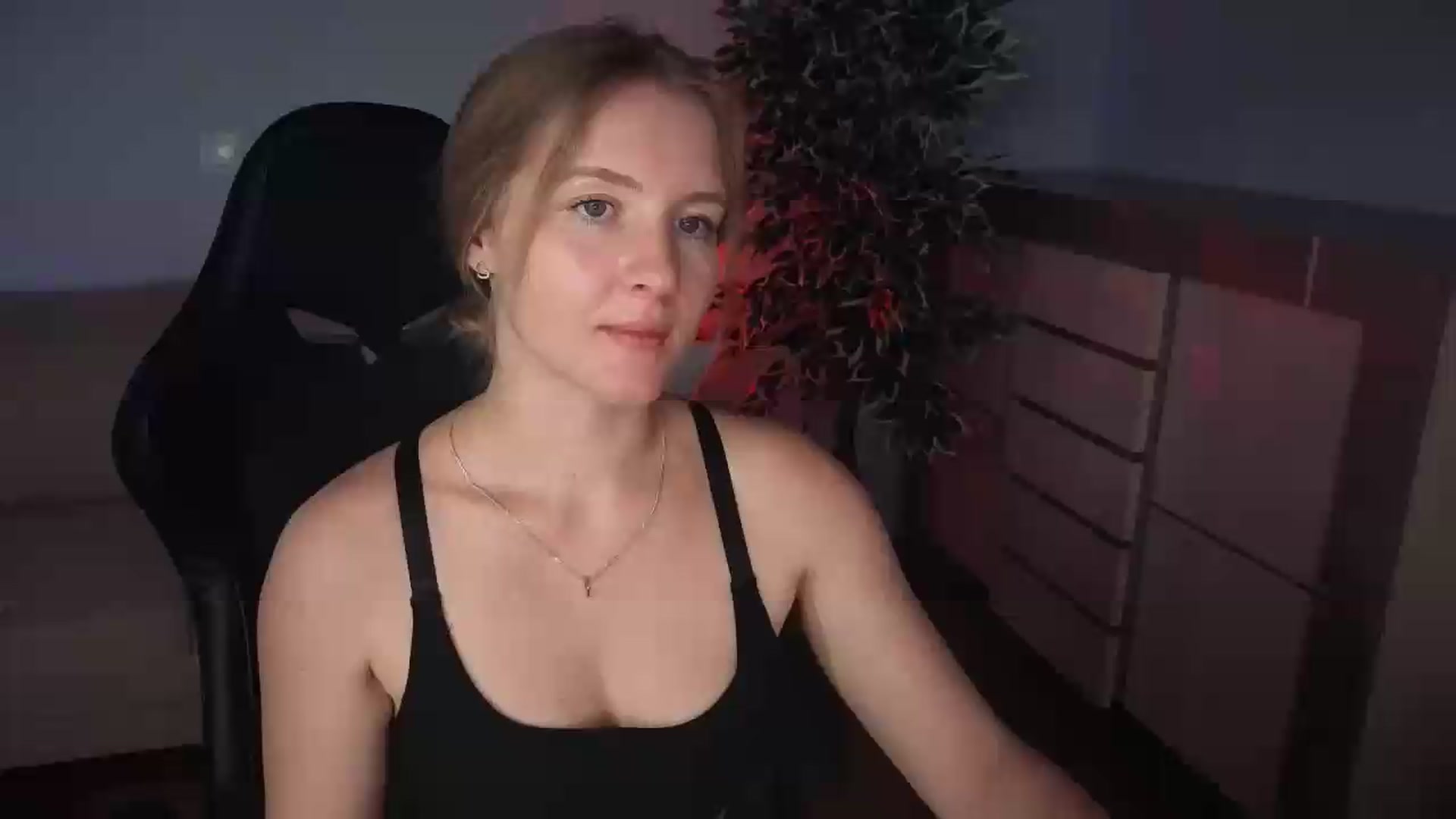 Gallery image thumbnail from AliceSi's myfreecams stream on, 07/15/2026, 14:31 image 19 of 20