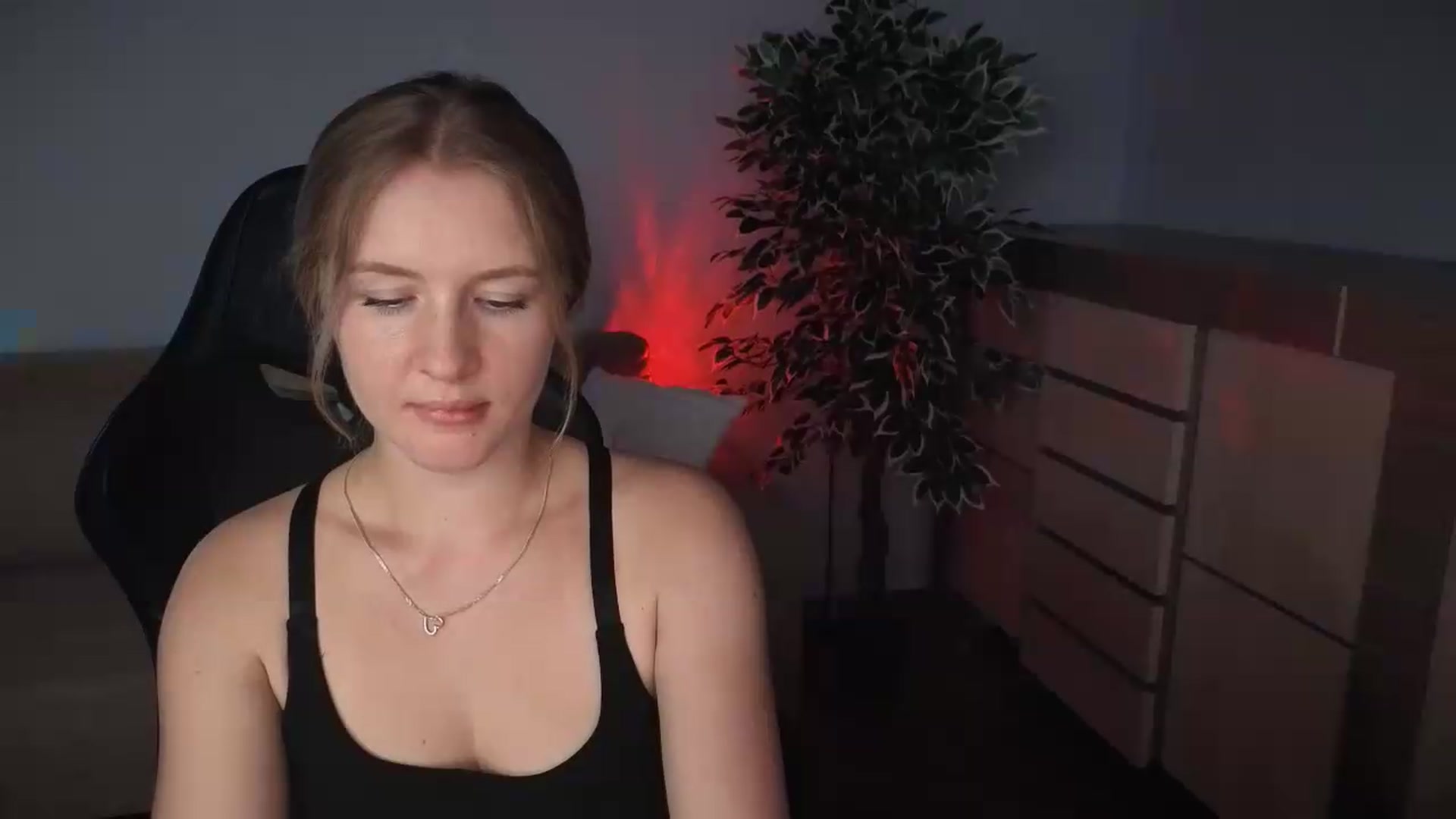 Gallery image thumbnail from AliceSi's myfreecams stream on, 07/15/2026, 14:31 image 18 of 20