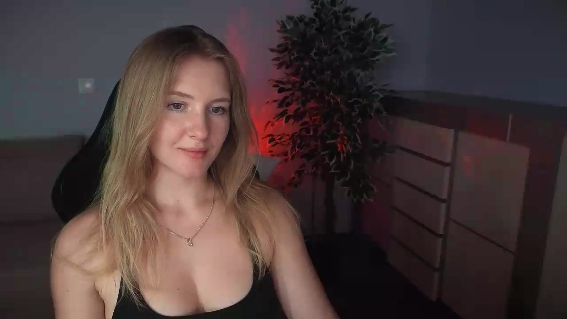 Gallery image thumbnail from AliceSi's myfreecams stream on, 07/15/2026, 16:09 image 15 of 20