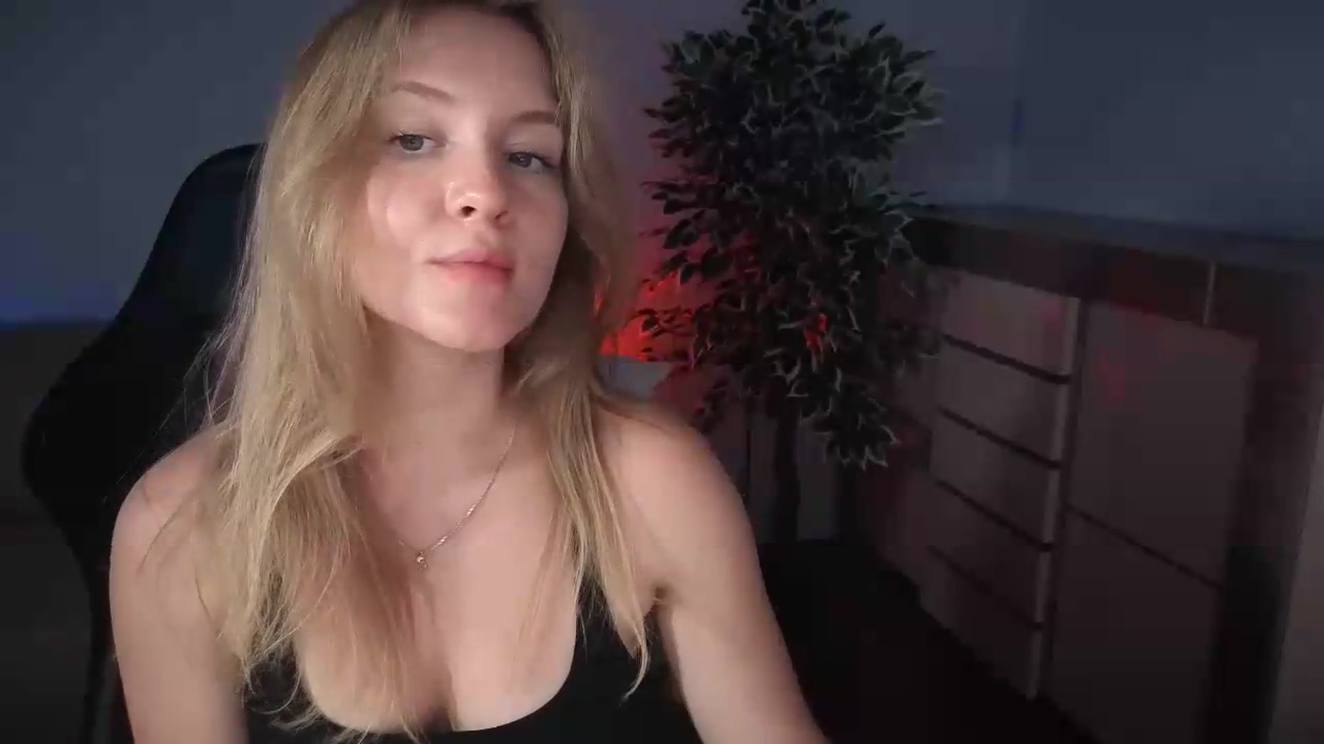 Gallery image thumbnail from AliceSi's myfreecams stream on, 07/15/2026, 17:44 image 17 of 20