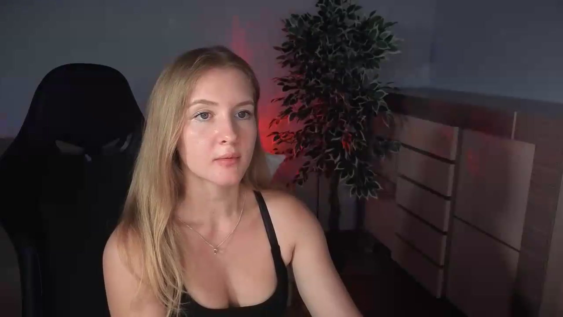Gallery image thumbnail from AliceSi's myfreecams stream on, 07/15/2026, 19:10 image 17 of 20