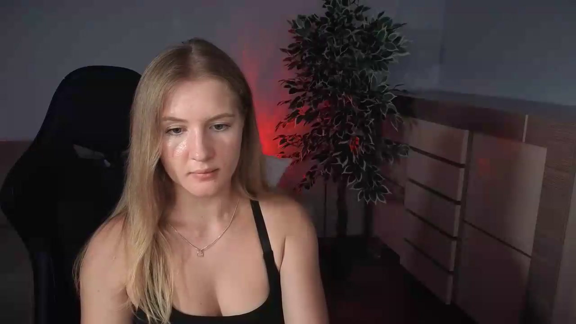 Gallery image thumbnail from AliceSi's myfreecams stream on, 07/15/2026, 19:10 image 19 of 20
