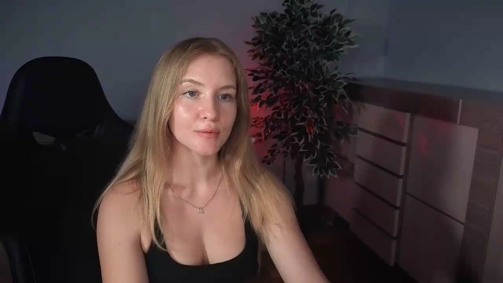 Gallery image thumbnail from AliceSi's myfreecams stream on, 07/15/2026, 19:10 image 10 of 20