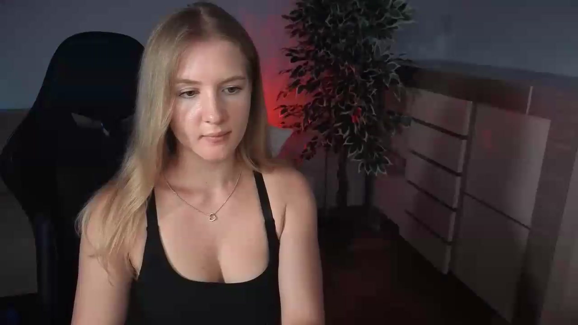 Gallery image thumbnail from AliceSi's myfreecams stream on, 07/15/2026, 19:10 image 20 of 20