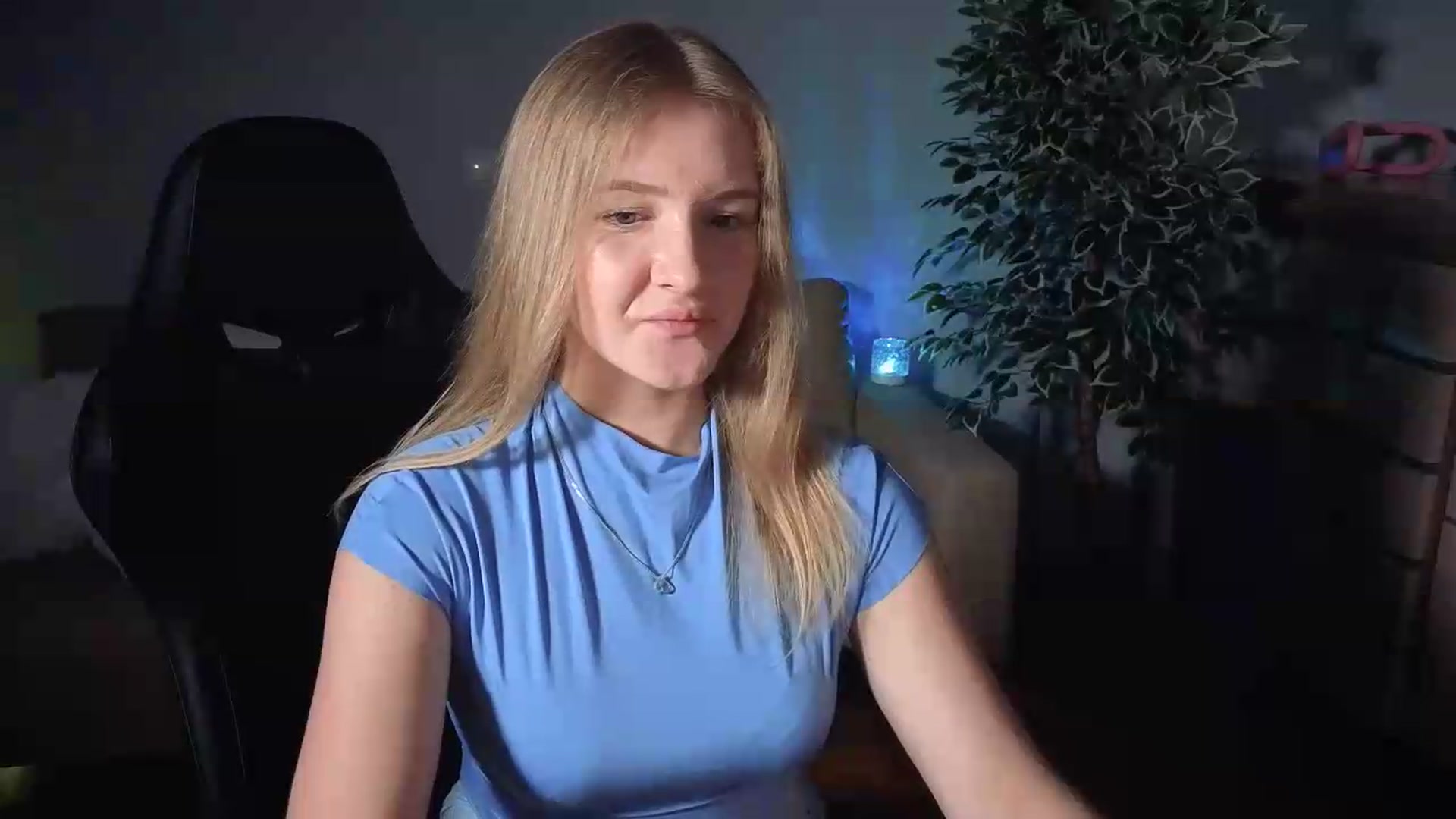 Gallery image thumbnail from AliceSi's myfreecams stream on, 07/18/2026, 13:39 image 4 of 20