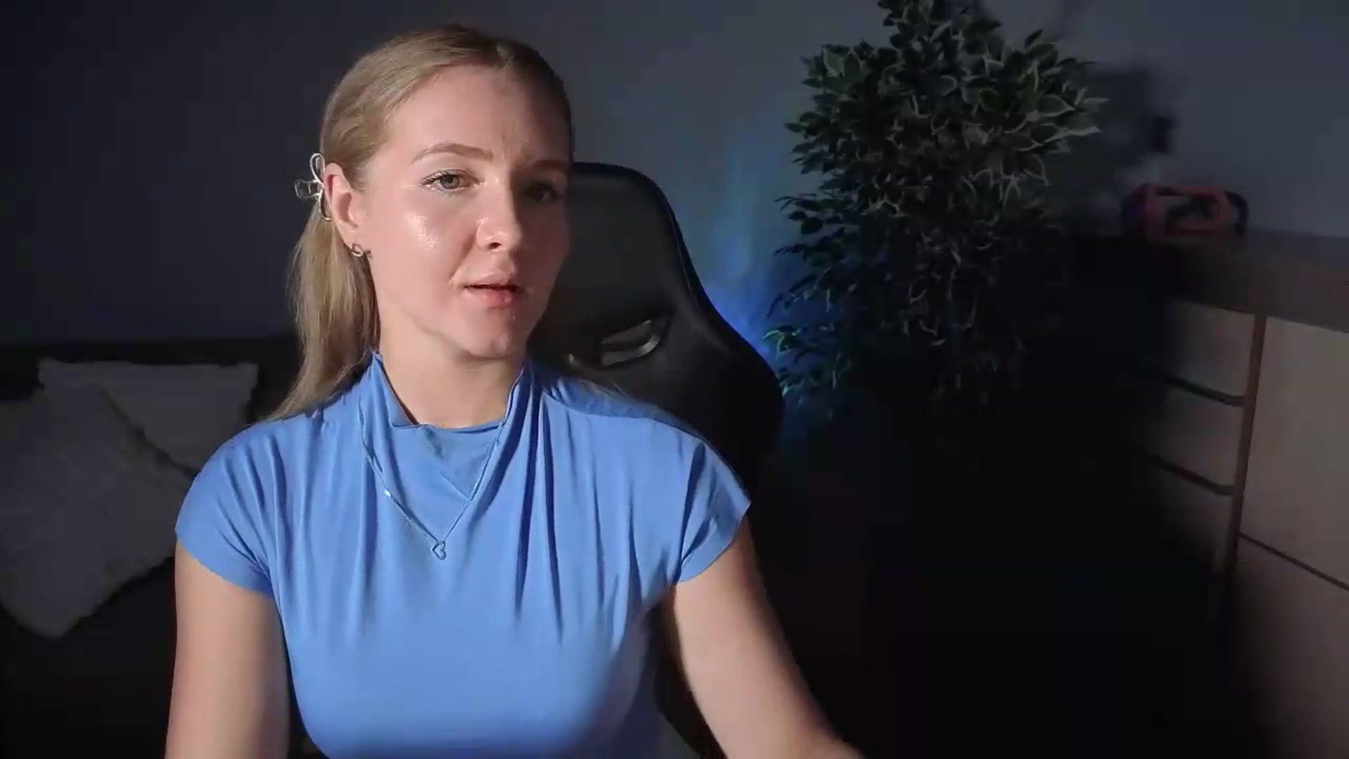 Gallery image thumbnail from AliceSi's myfreecams stream on, 07/18/2026, 13:39 image 17 of 20