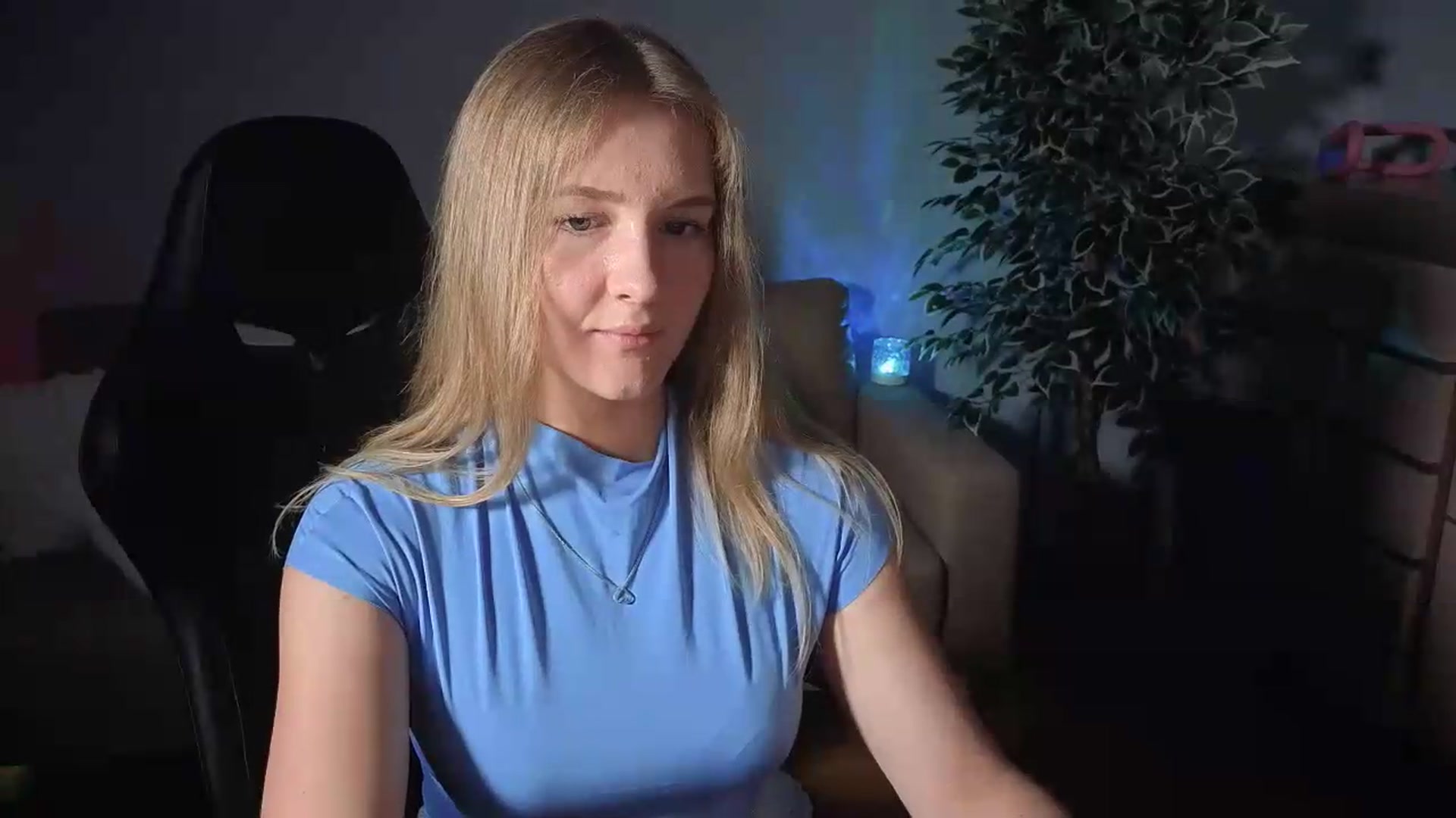 Gallery image thumbnail from AliceSi's myfreecams stream on, 07/18/2026, 13:39 image 6 of 20