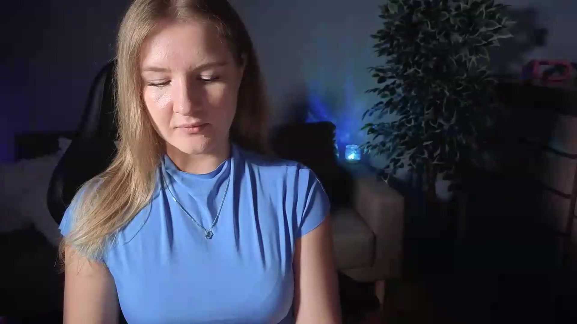 Gallery image thumbnail from AliceSi's myfreecams stream on, 07/18/2026, 13:39 image 12 of 20