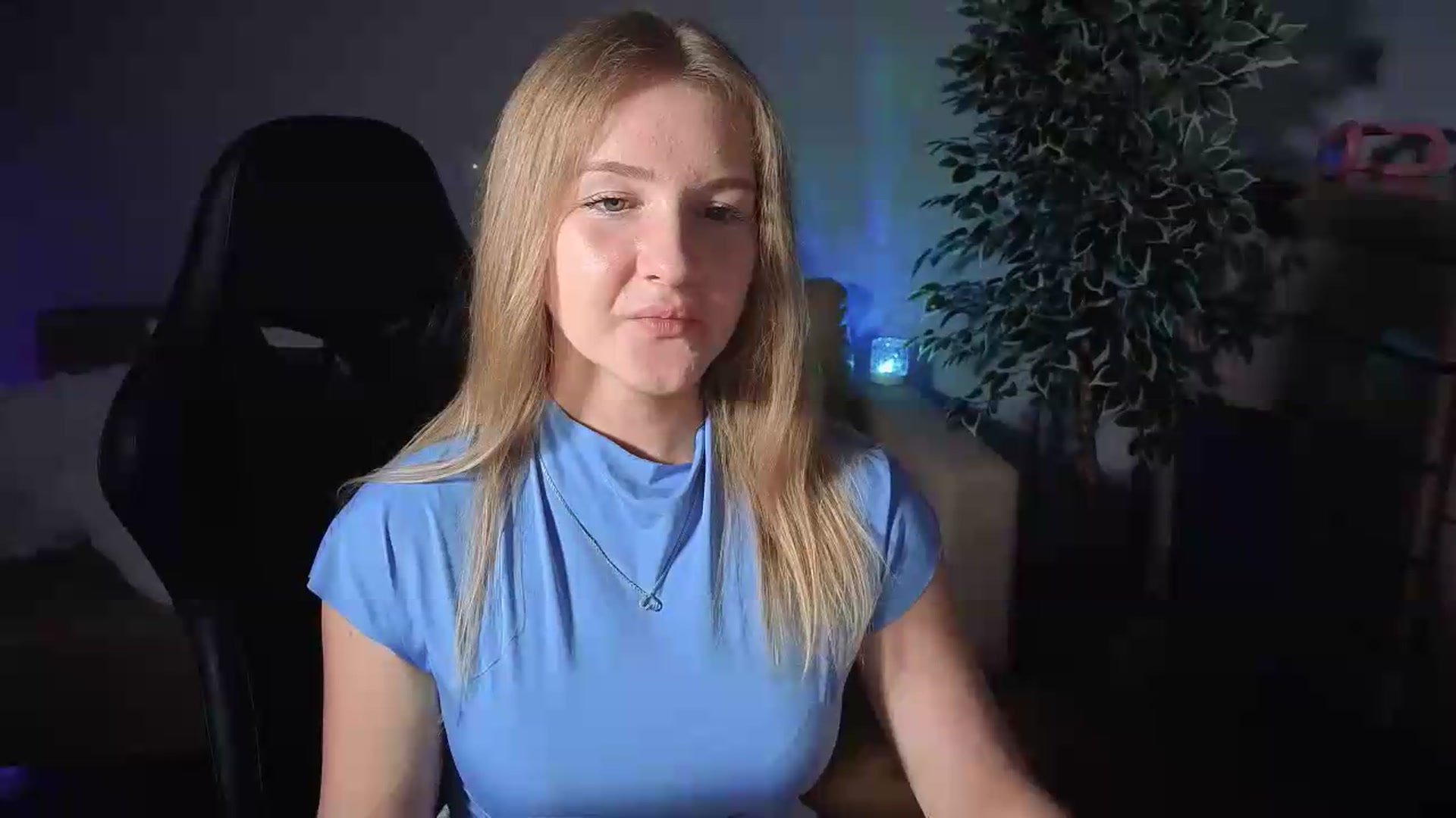 Gallery image thumbnail from AliceSi's myfreecams stream on, 07/18/2026, 13:39 image 2 of 20