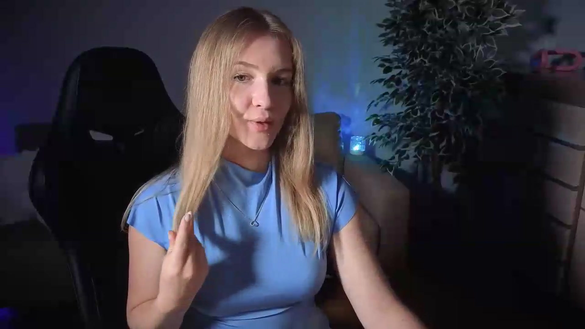 Gallery image thumbnail from AliceSi's myfreecams stream on, 07/18/2026, 13:39 image 5 of 20