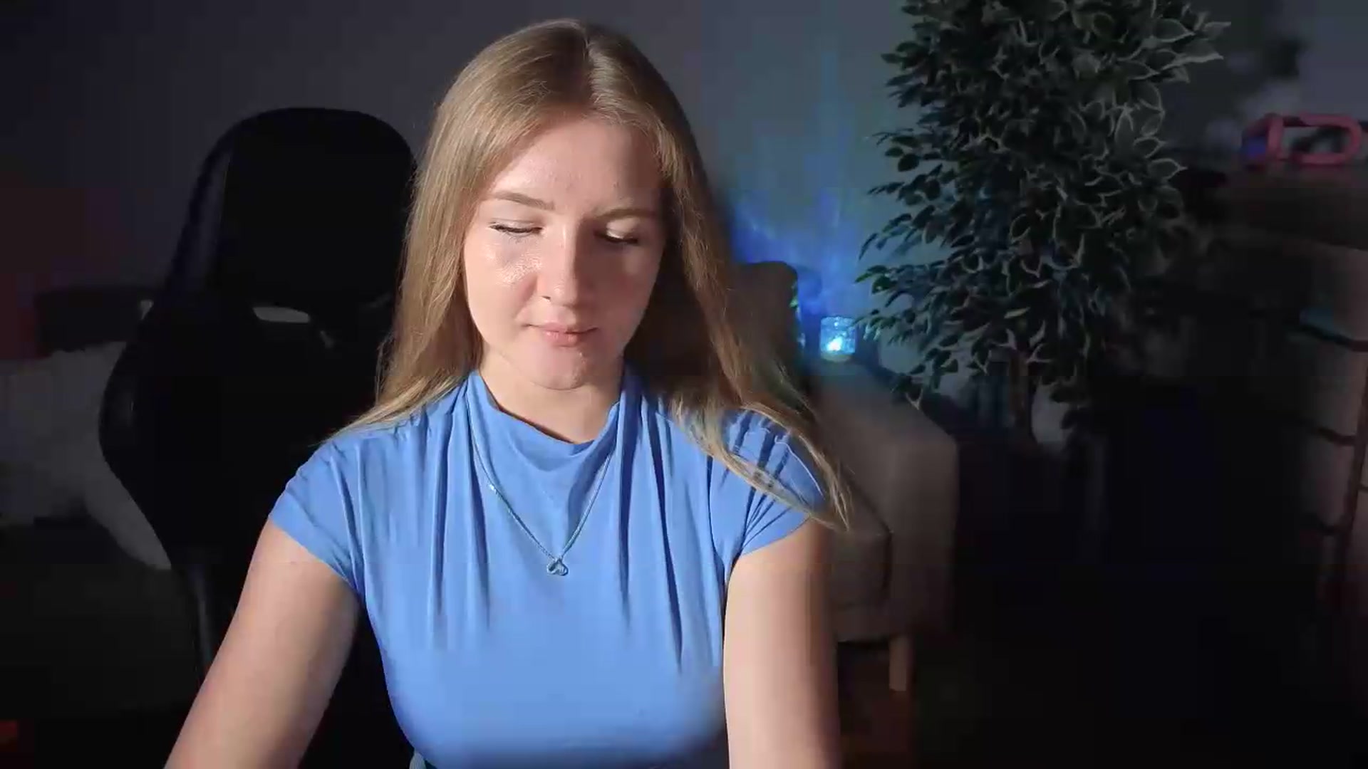 Gallery image thumbnail from AliceSi's myfreecams stream on, 07/18/2026, 13:39 image 9 of 20