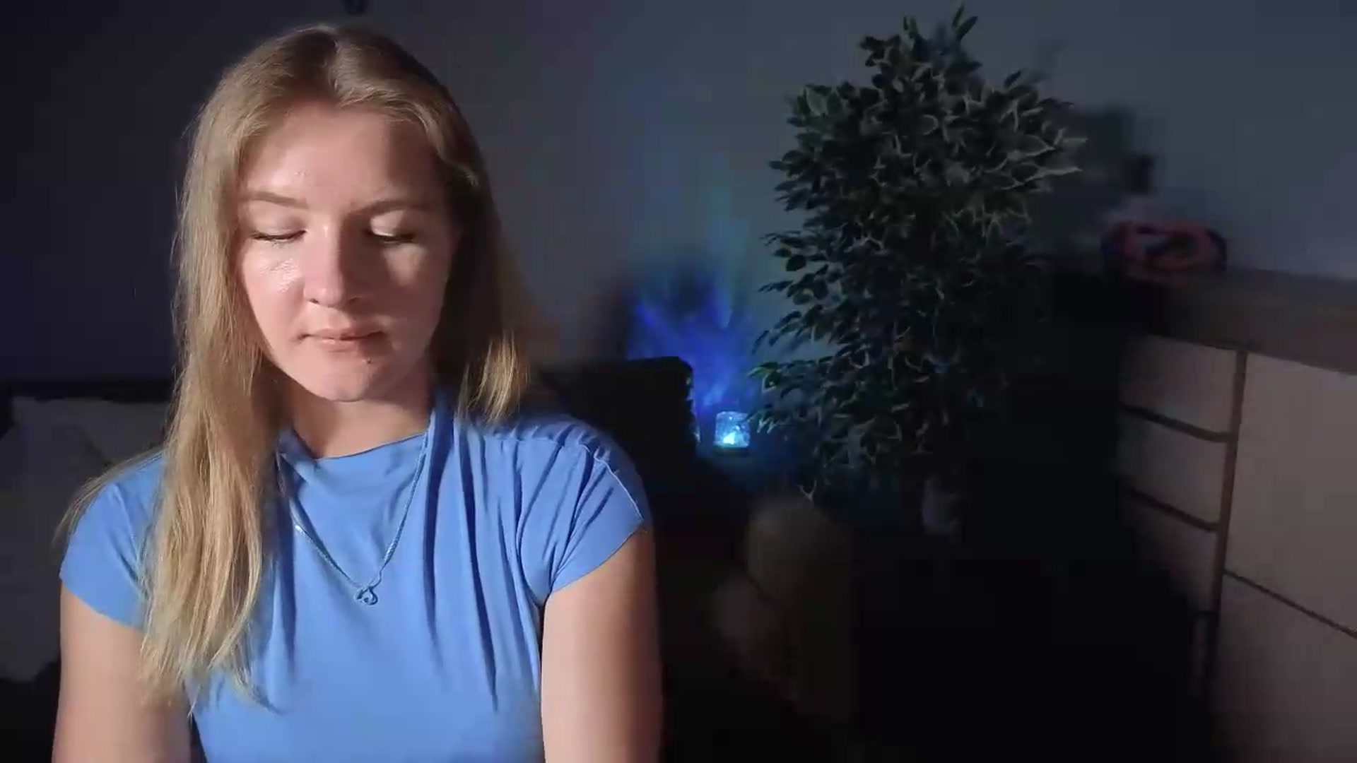 Gallery image thumbnail from AliceSi's myfreecams stream on, 07/18/2026, 13:39 image 15 of 20