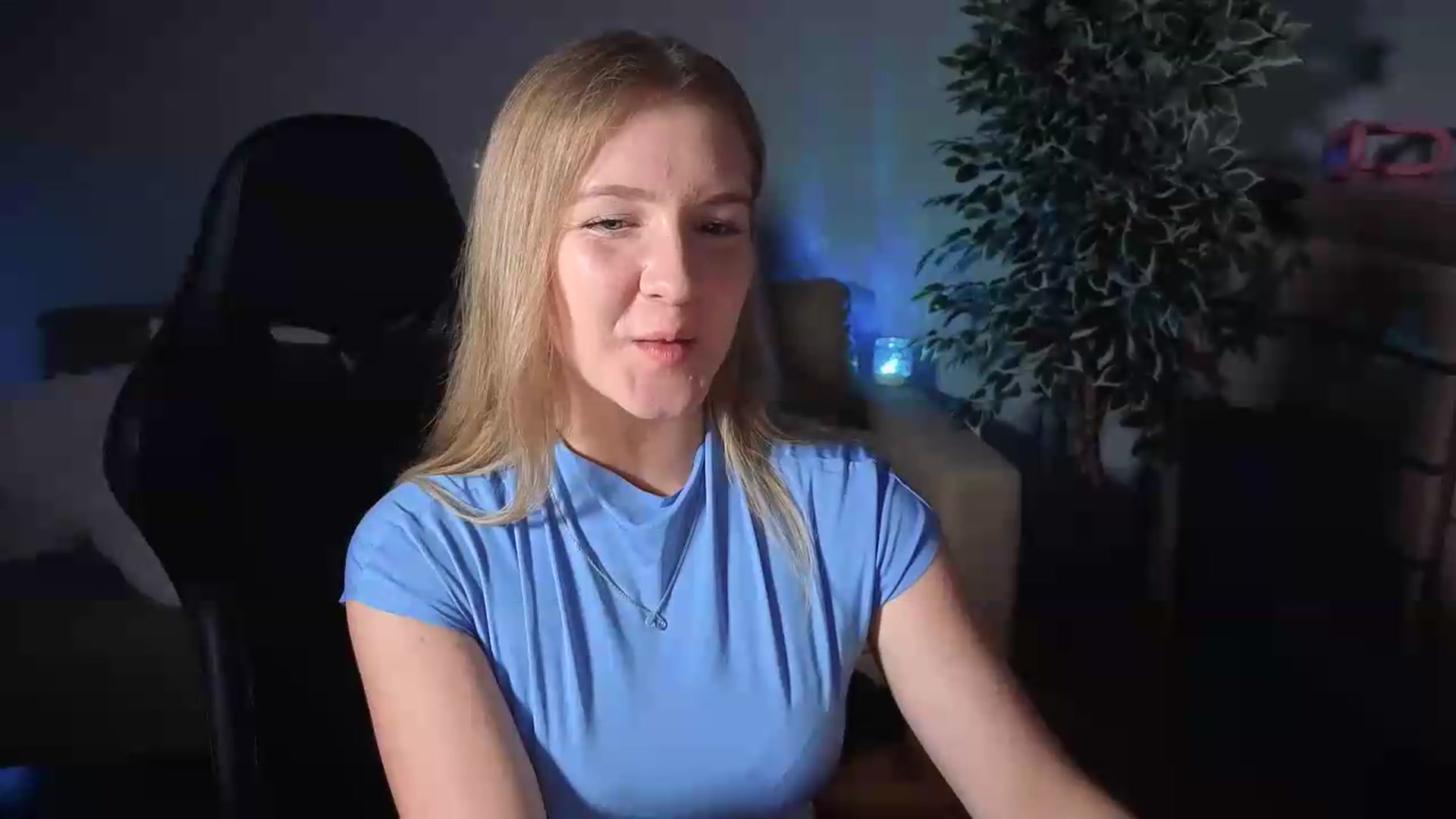 Gallery image thumbnail from AliceSi's myfreecams stream on, 07/18/2026, 13:39 image 11 of 20