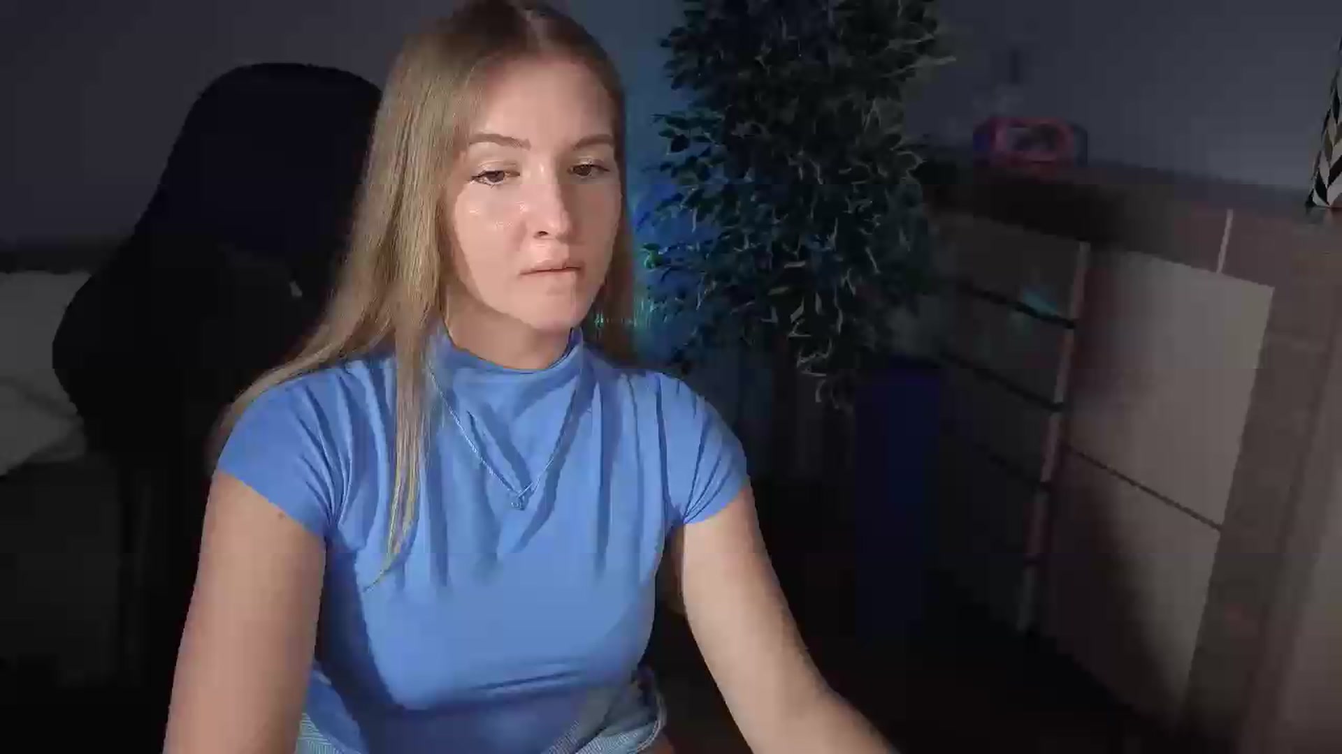 Gallery image thumbnail from AliceSi's myfreecams stream on, 07/18/2026, 14:20 image 2 of 20