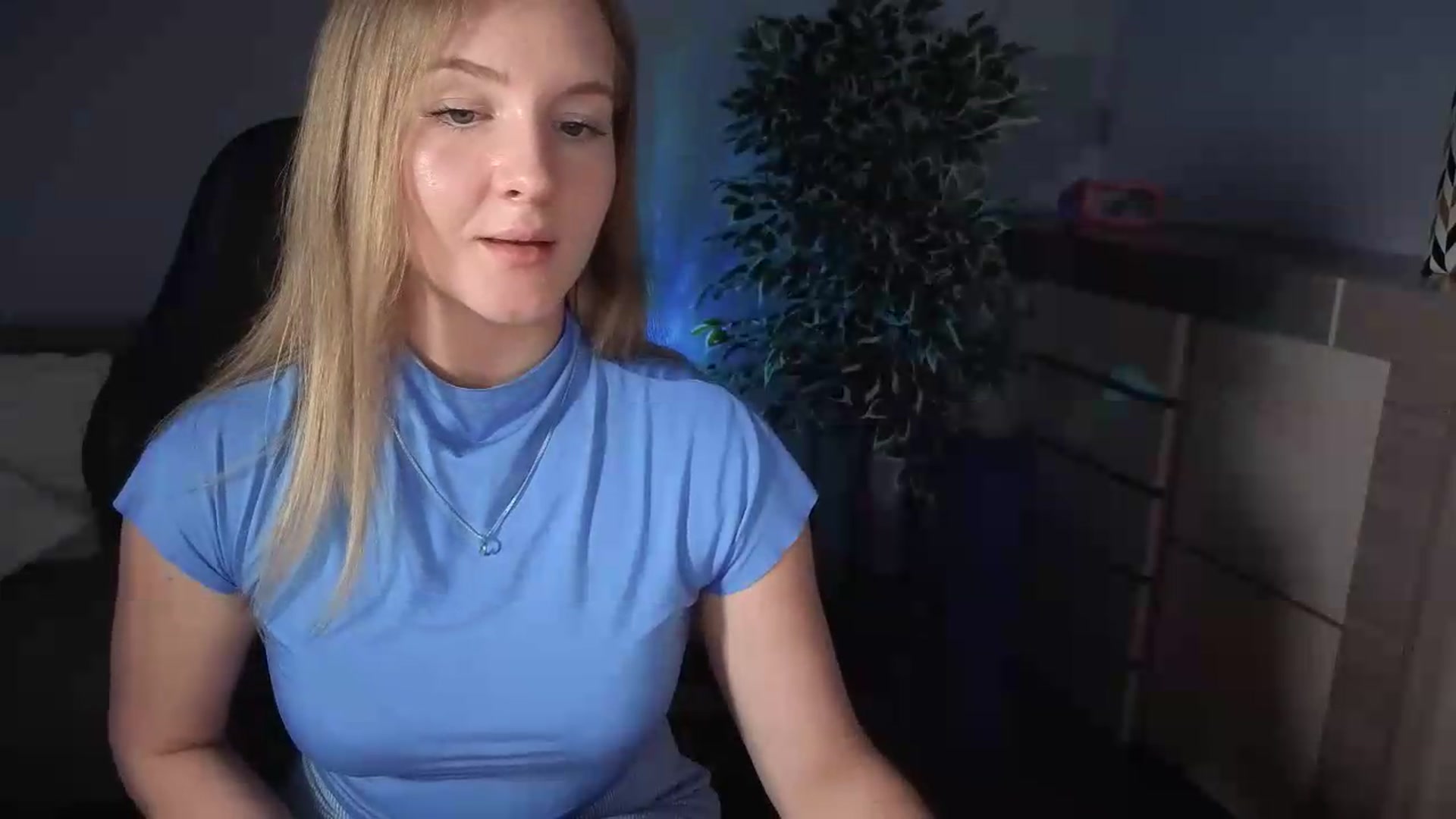 Gallery image thumbnail from AliceSi's myfreecams stream on, 07/18/2026, 14:20 image 16 of 20