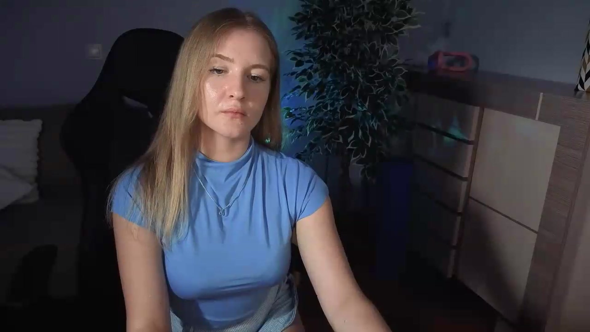 Gallery image thumbnail from AliceSi's myfreecams stream on, 07/18/2026, 14:20 image 7 of 20