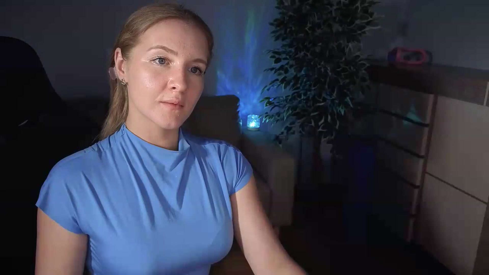 Gallery image thumbnail from AliceSi's myfreecams stream on, 07/18/2026, 16:09 image 18 of 20
