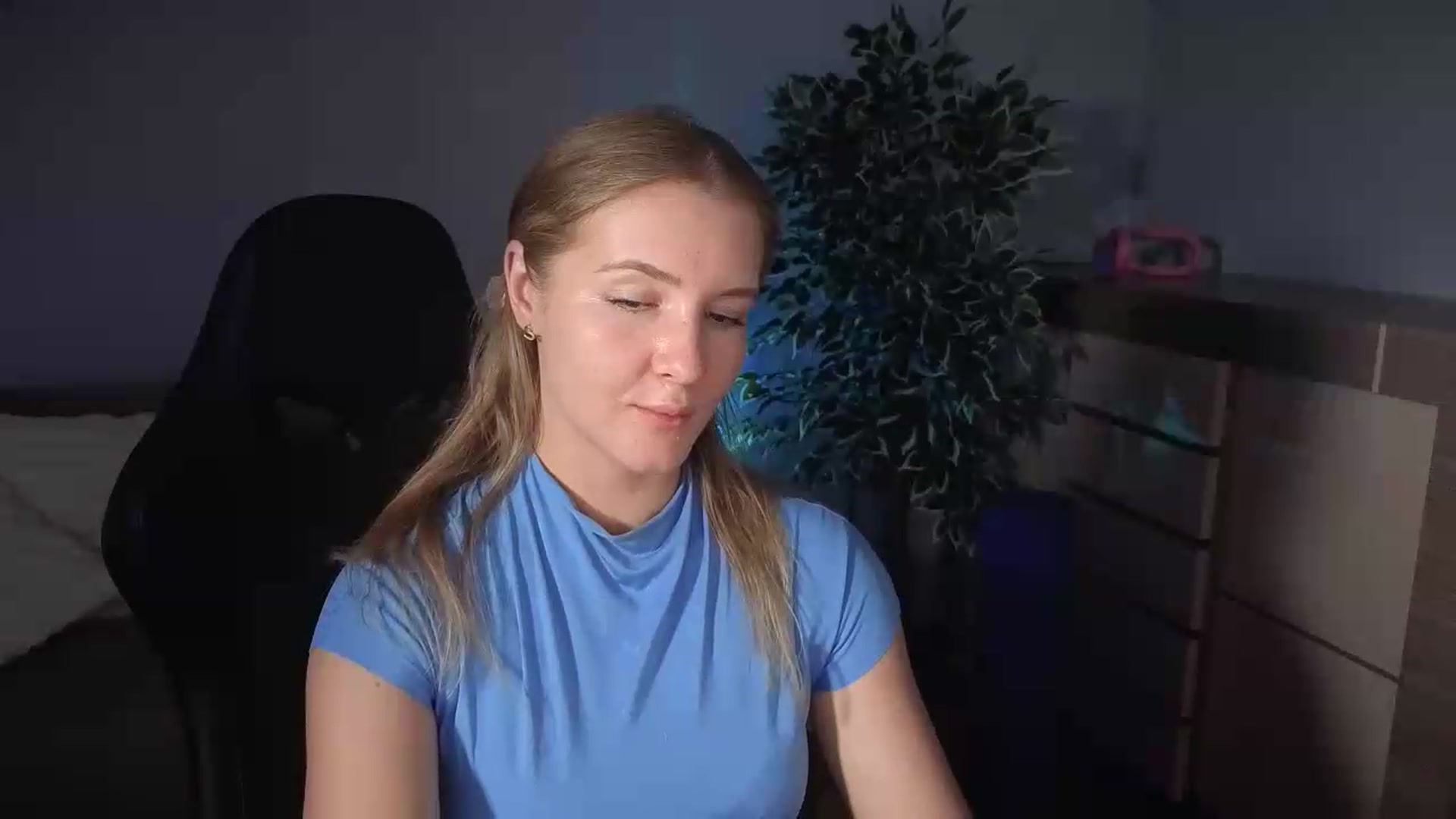 Gallery image thumbnail from AliceSi's myfreecams stream on, 07/18/2026, 16:09 image 9 of 20