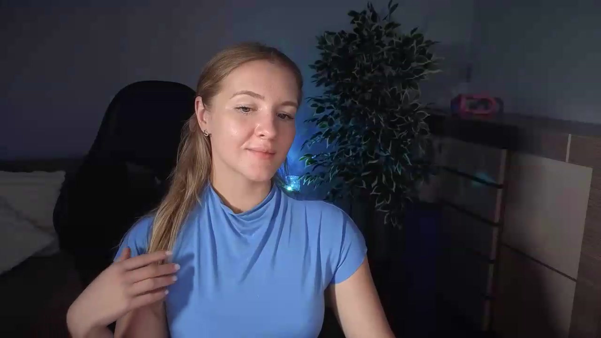 Gallery image thumbnail from AliceSi's myfreecams stream on, 07/18/2026, 16:09 image 8 of 20