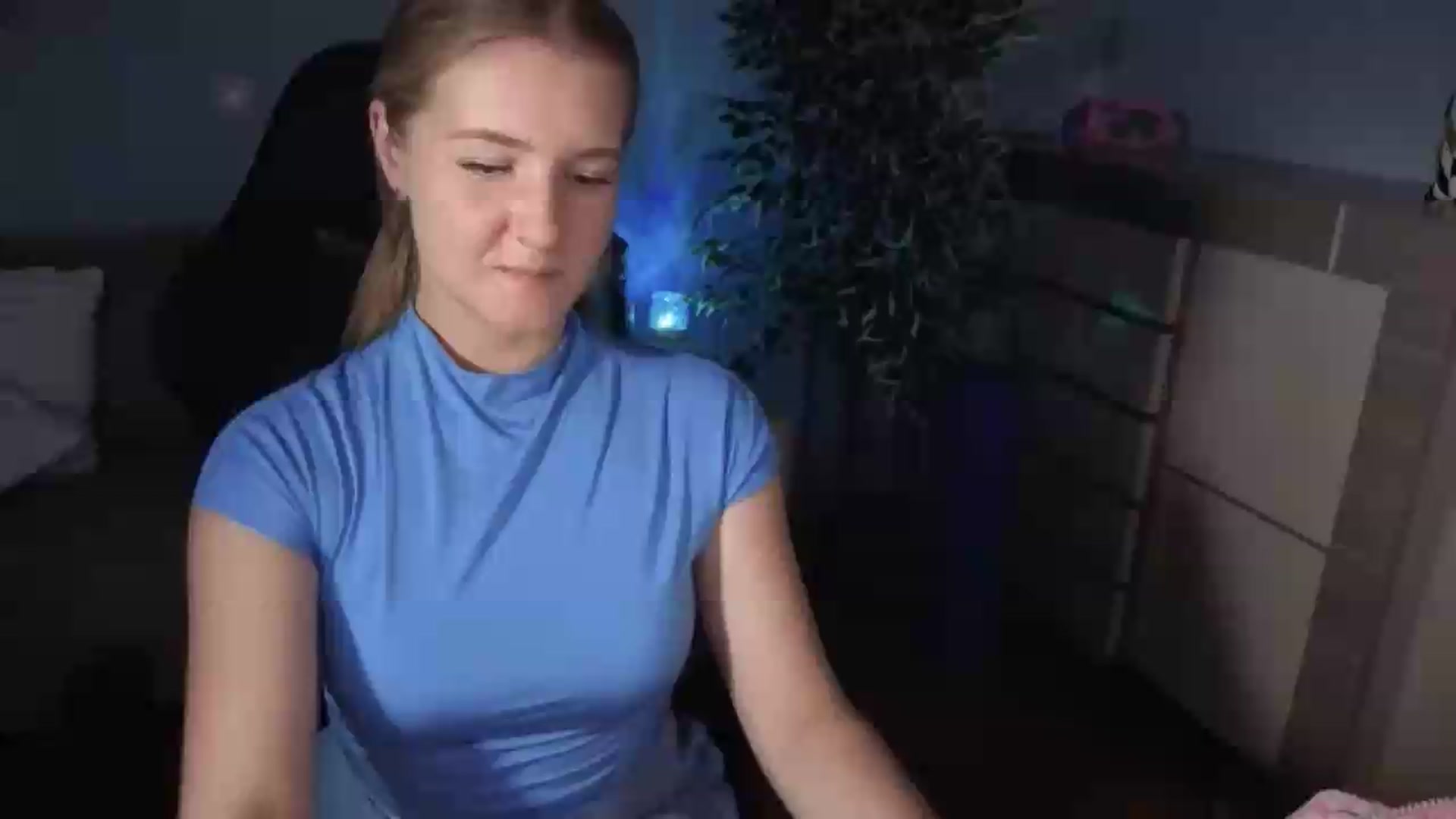 Gallery image thumbnail from AliceSi's myfreecams stream on, 07/18/2026, 16:09 image 2 of 20