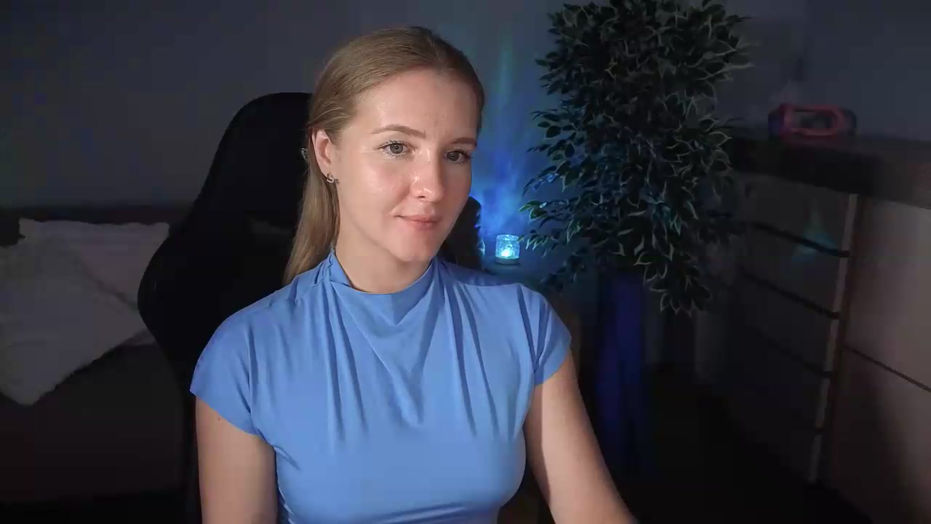 Gallery image thumbnail from AliceSi's myfreecams stream on, 07/18/2026, 18:25 image 18 of 20