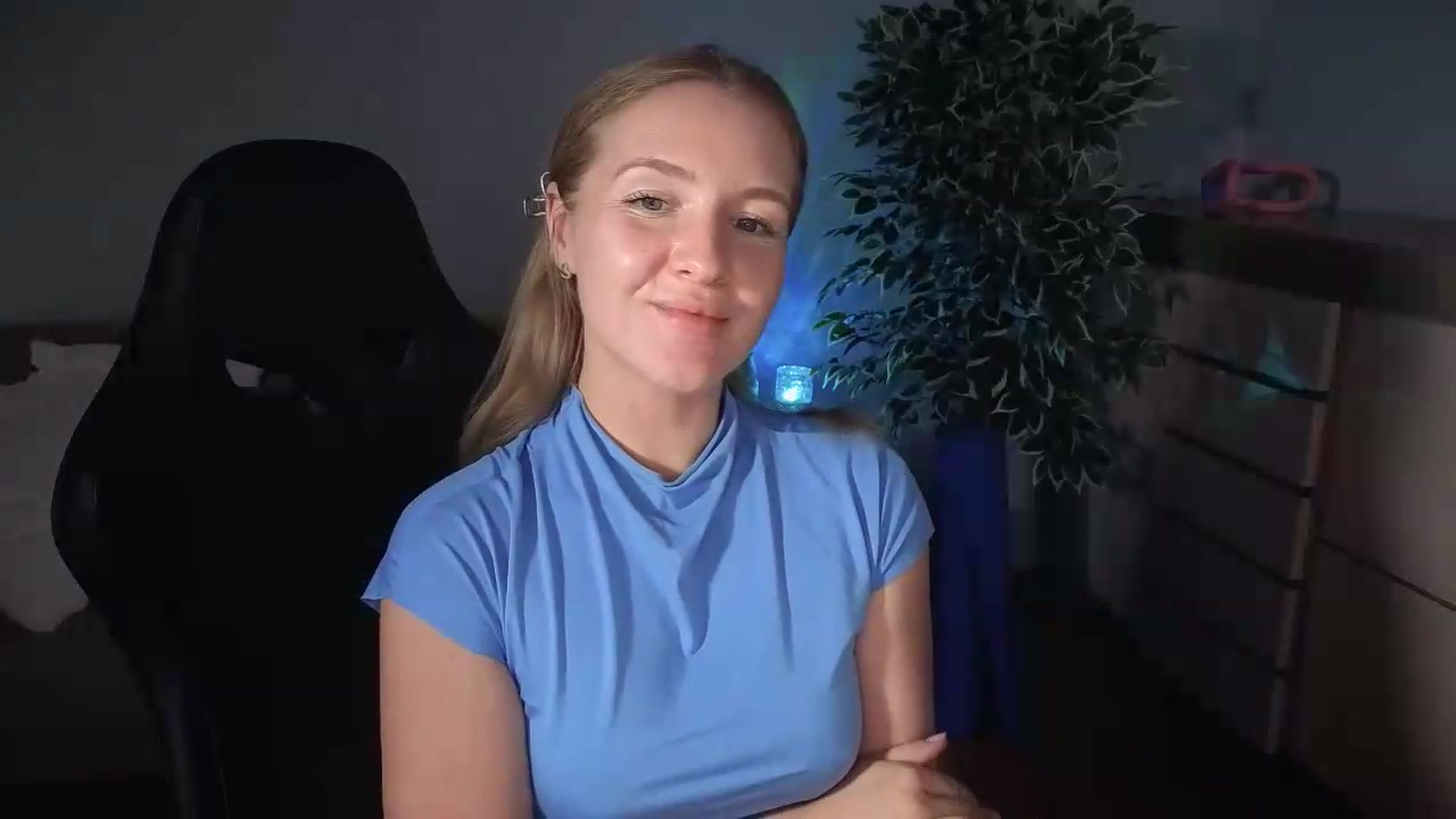 Gallery image thumbnail from AliceSi's myfreecams stream on, 07/18/2026, 18:25 image 2 of 20
