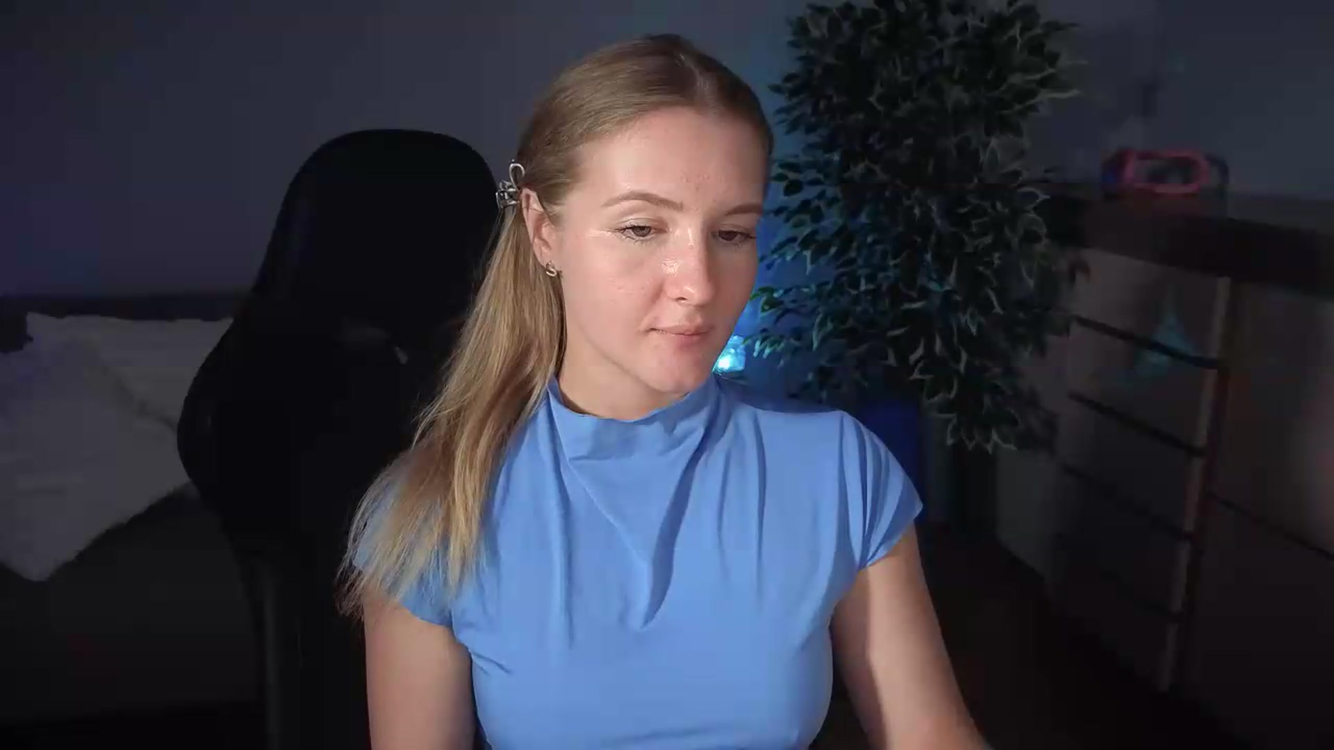 Gallery image thumbnail from AliceSi's myfreecams stream on, 07/18/2026, 18:25 image 8 of 20
