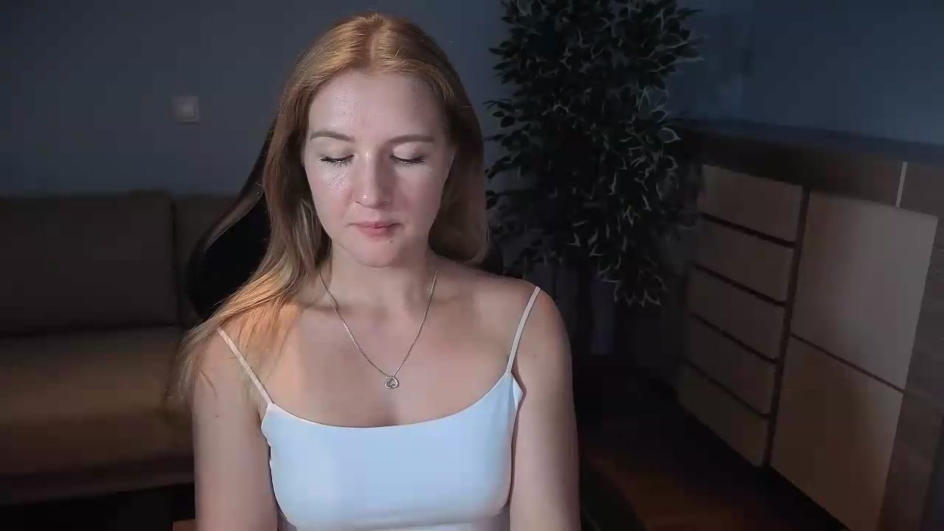 Gallery image thumbnail from AliceSi's myfreecams stream on, 07/19/2026, 18:35 image 15 of 20