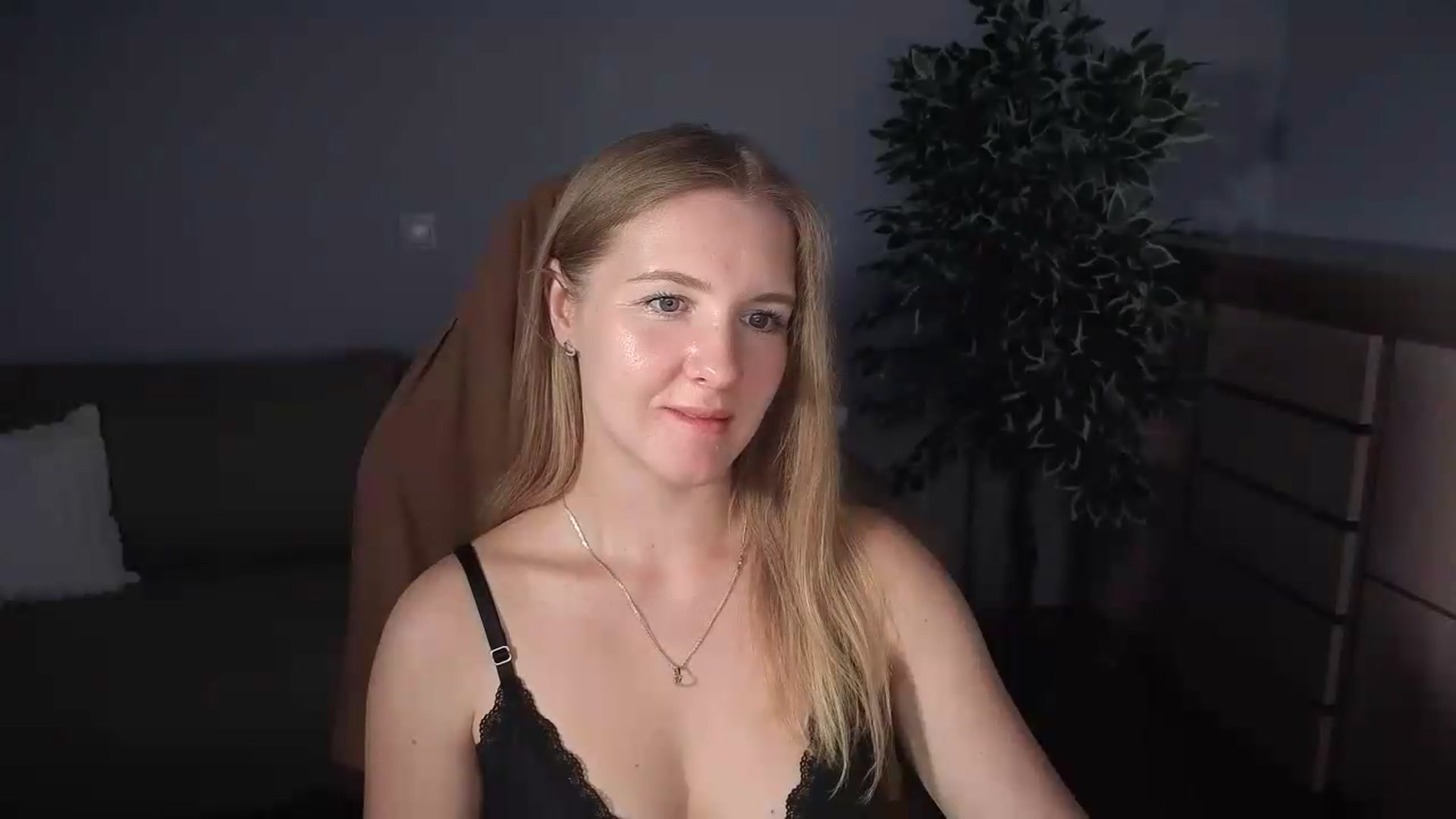 Gallery image thumbnail from AliceSi's myfreecams stream on, 07/20/2026, 14:35 image 17 of 20