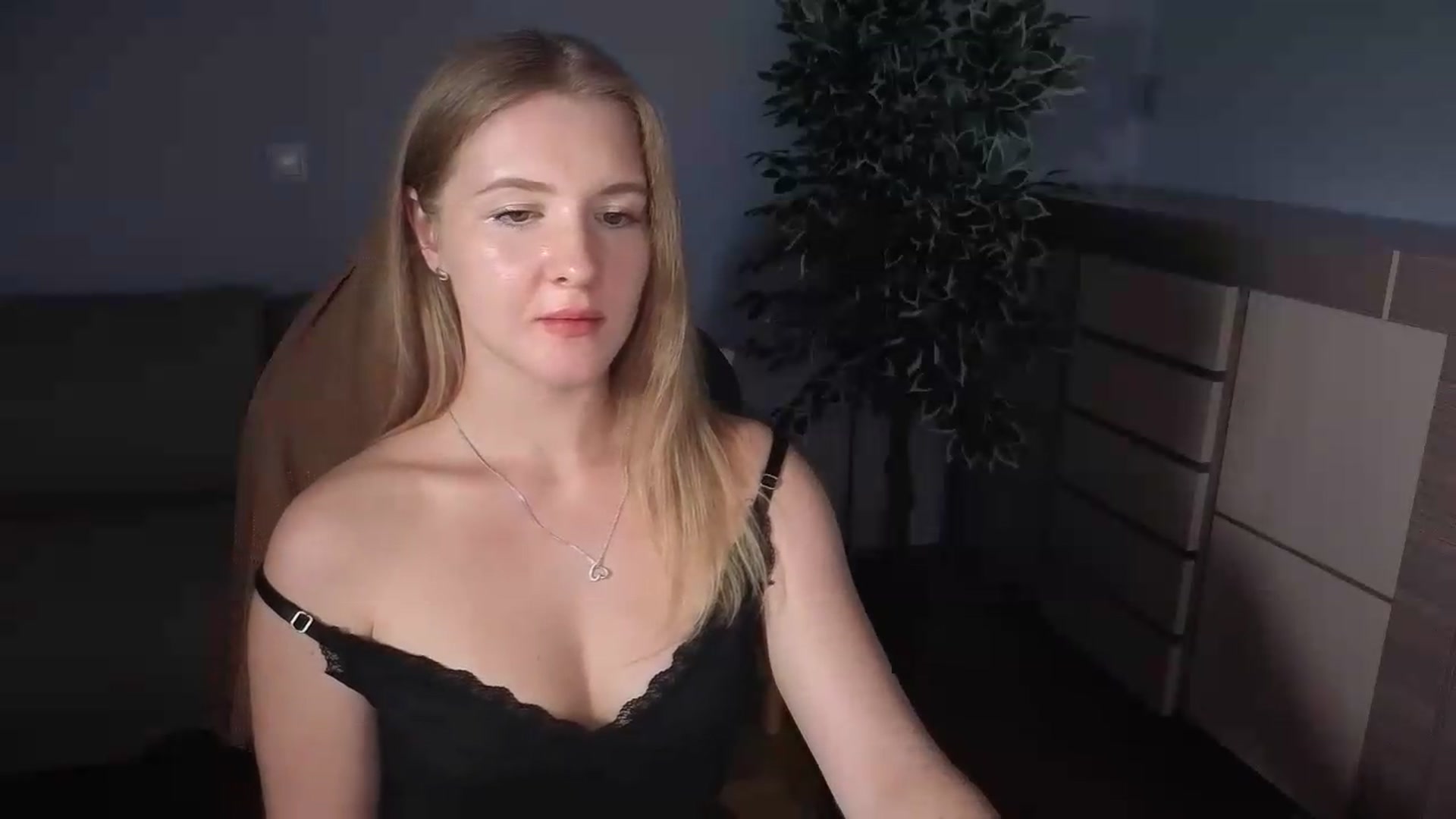 Gallery image thumbnail from AliceSi's myfreecams stream on, 07/20/2026, 19:55 image 8 of 20