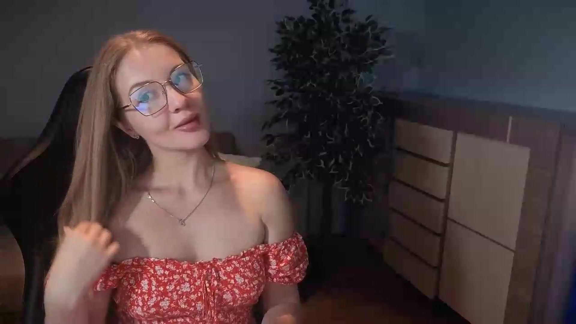 Gallery image thumbnail from AliceSi's myfreecams stream on, 07/21/2026, 15:10 image 14 of 20