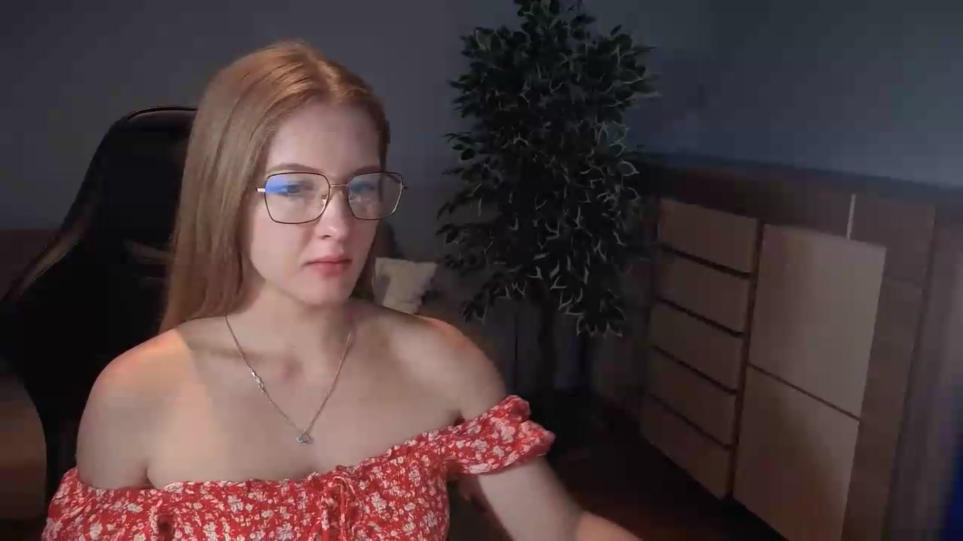 Gallery image thumbnail from AliceSi's myfreecams stream on, 07/21/2026, 15:10 image 20 of 20
