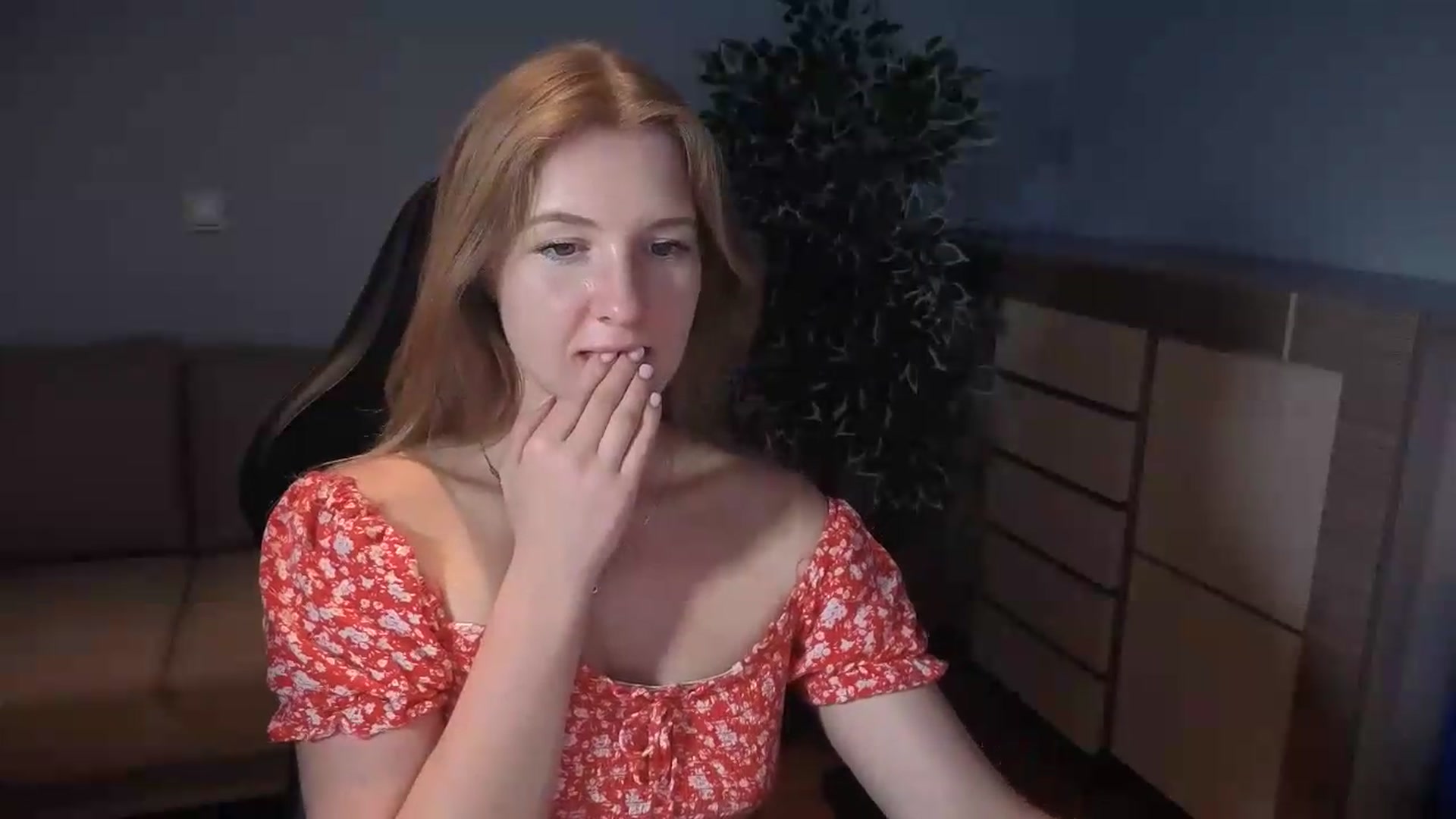 Gallery image thumbnail from AliceSi's myfreecams stream on, 07/21/2026, 16:44 image 14 of 20