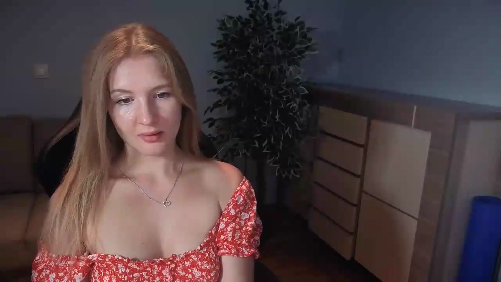 Gallery image thumbnail from AliceSi's myfreecams stream on, 07/21/2026, 16:44 image 18 of 20
