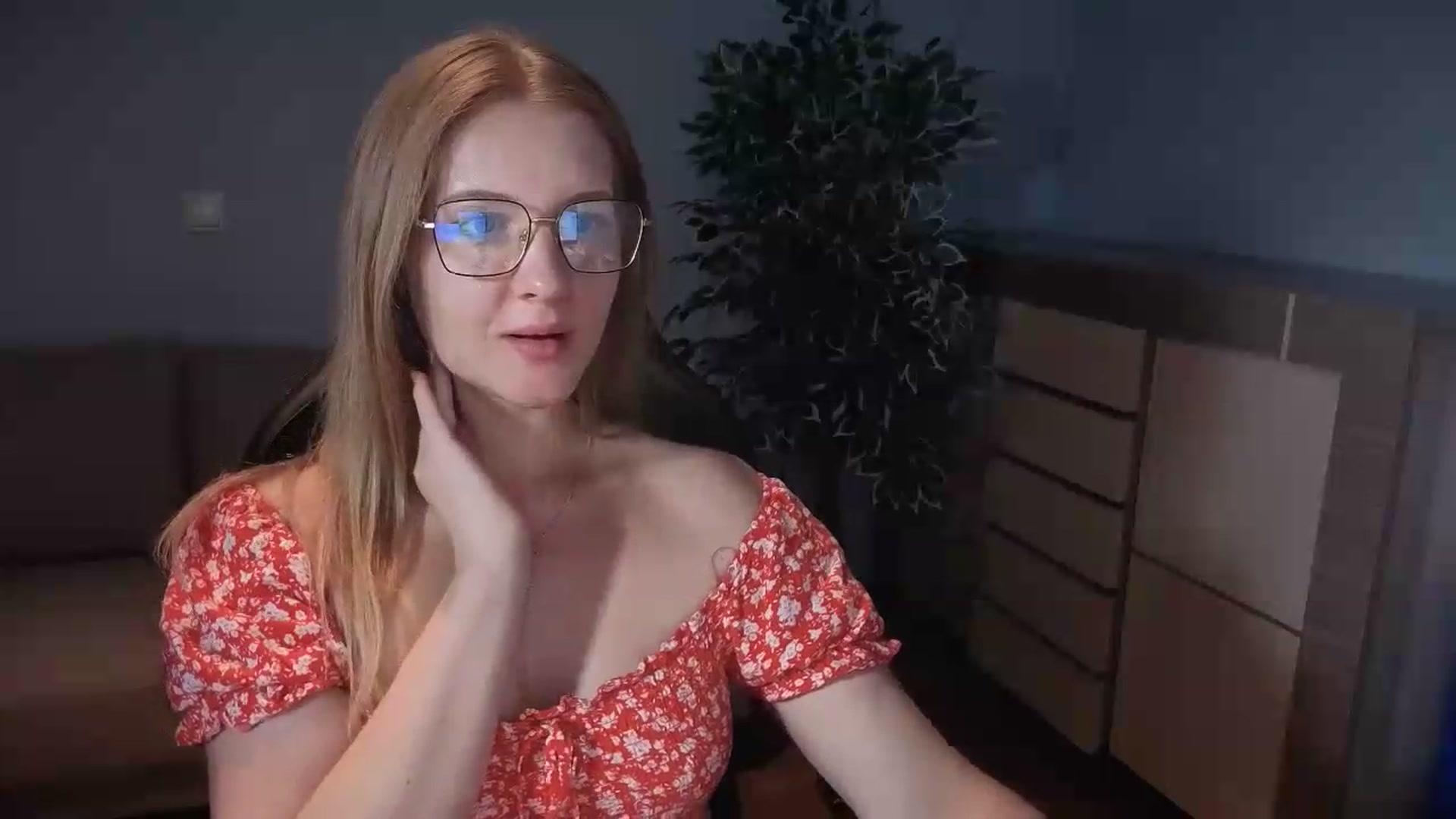 Gallery image thumbnail from AliceSi's myfreecams stream on, 07/21/2026, 16:44 image 10 of 20