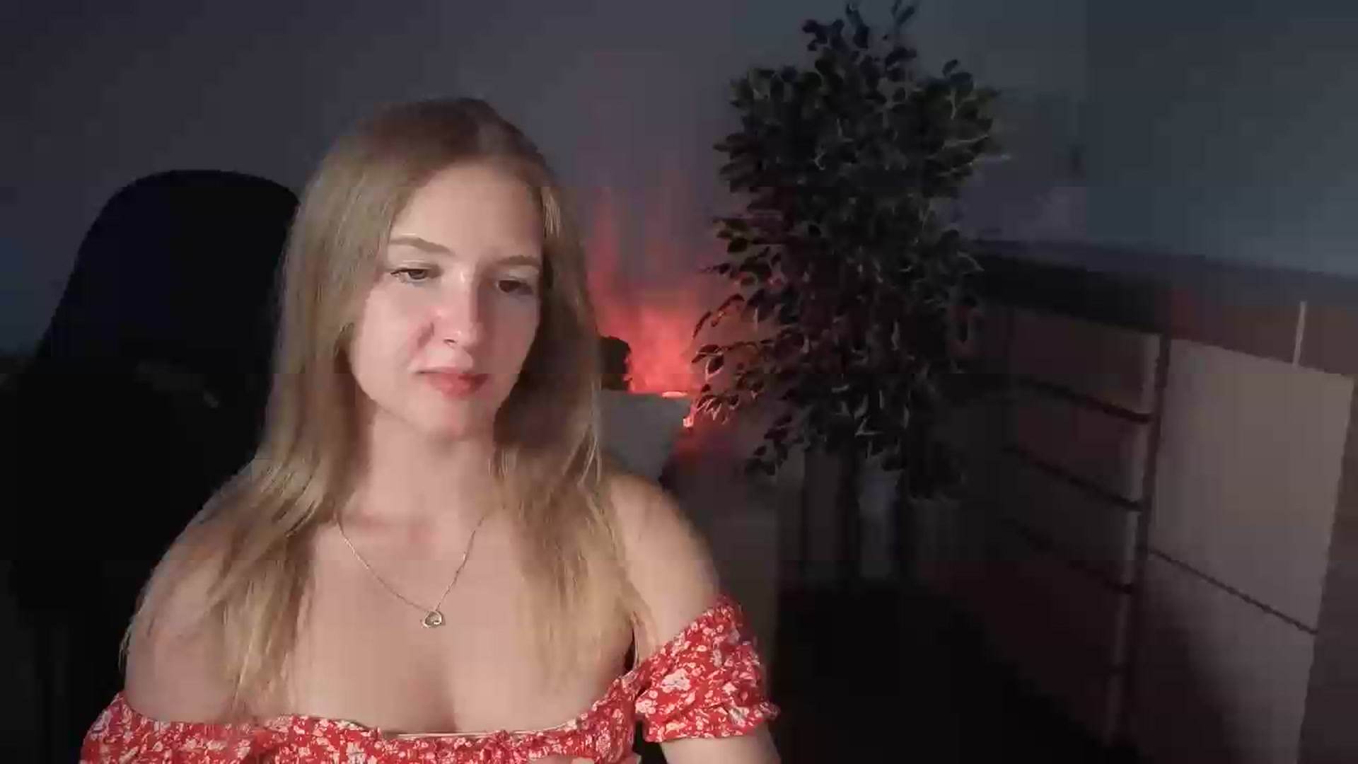 Gallery image thumbnail from AliceSi's myfreecams stream on, 07/21/2026, 17:29 image 5 of 20