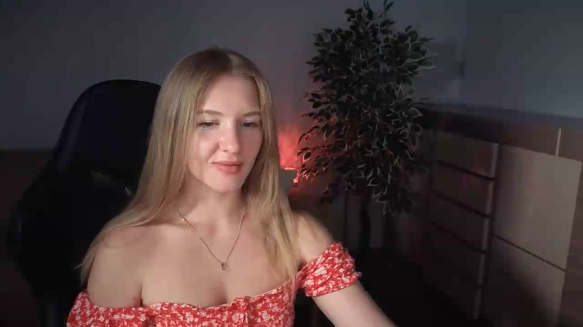 Gallery image thumbnail from AliceSi's myfreecams stream on, 07/21/2026, 20:24 image 2 of 20