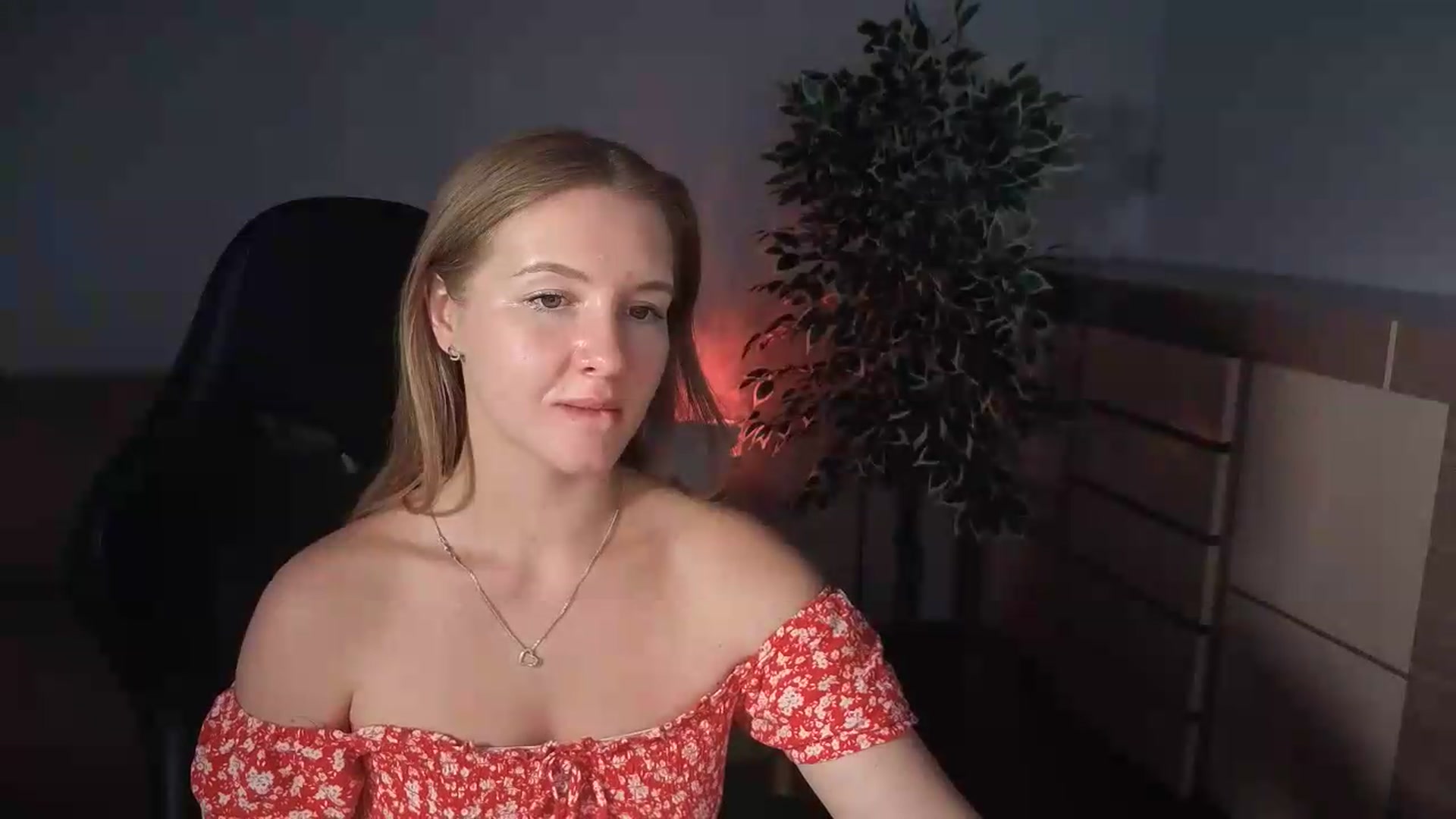 Gallery image thumbnail from AliceSi's myfreecams stream on, 07/21/2026, 20:24 image 7 of 20