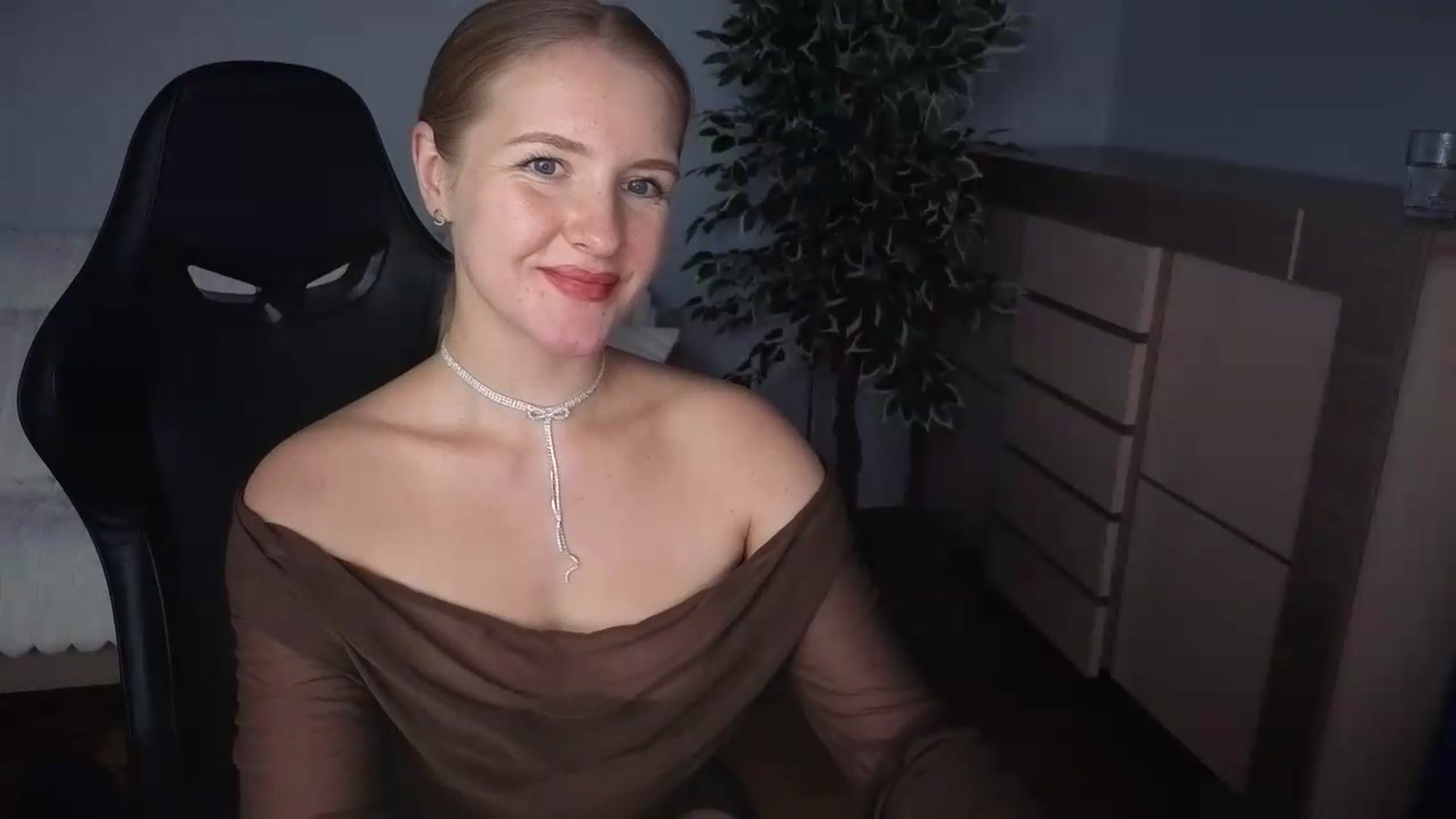 Gallery image thumbnail from AliceSi's myfreecams stream on, 07/27/2026, 15:19 image 2 of 20