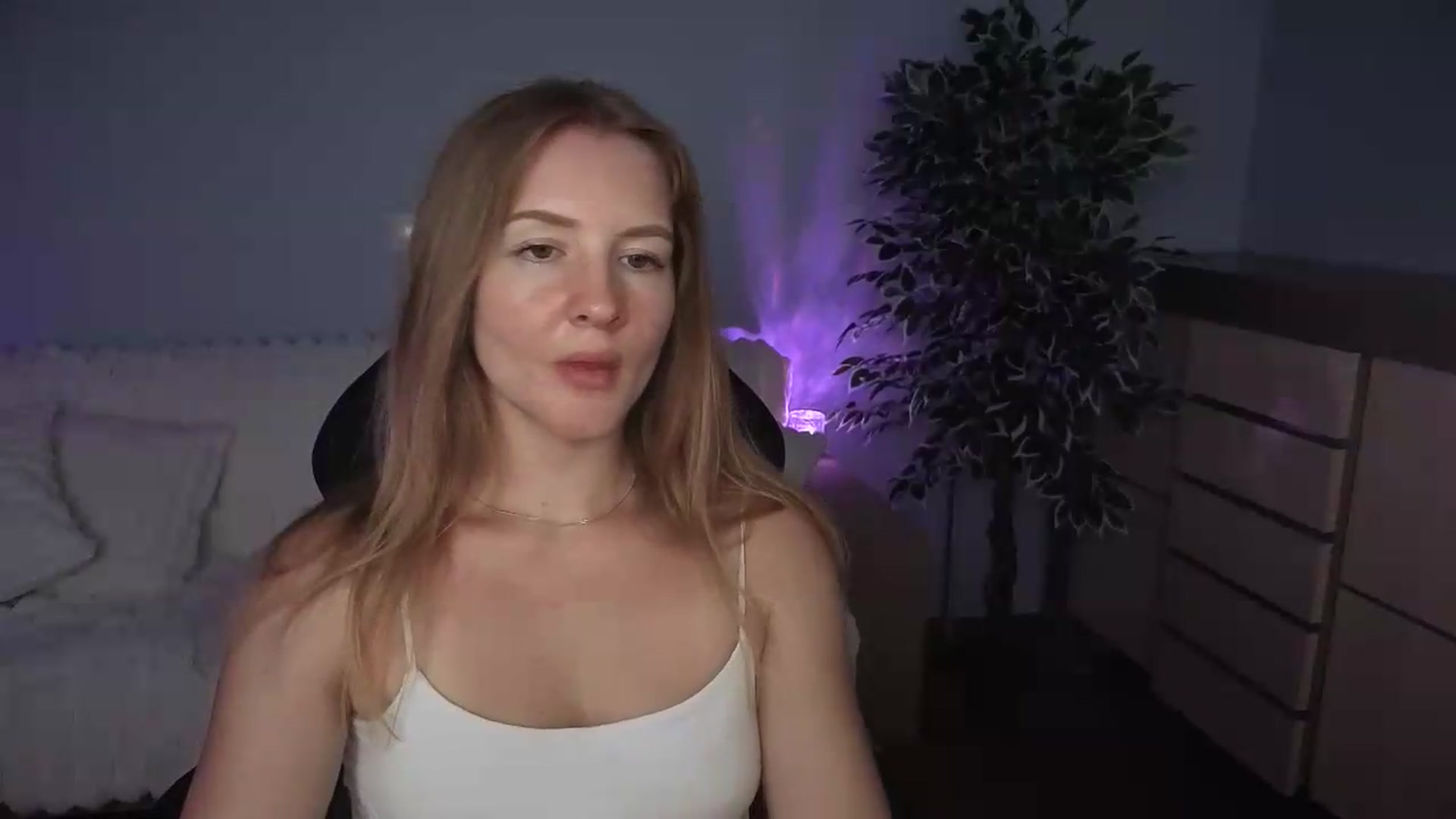 Gallery image thumbnail from AliceSi's myfreecams stream on, 07/29/2026, 14:46 image 4 of 20