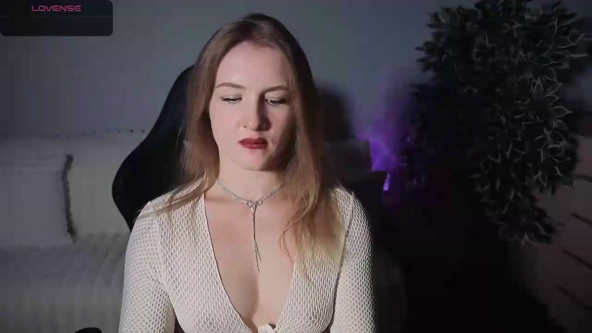 Gallery image thumbnail from AliceSi's myfreecams stream on, 08/07/2026, 14:04 image 2 of 20