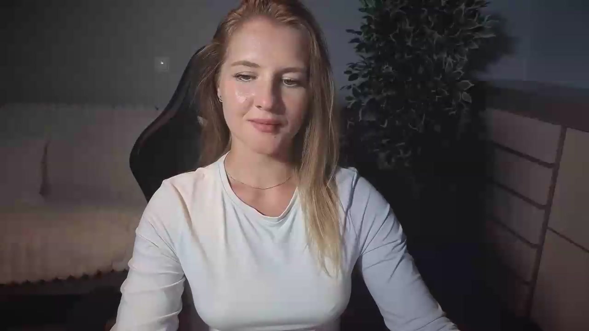 Gallery image thumbnail from AliceSi's myfreecams stream on, 08/23/2026, 15:51 image 19 of 20