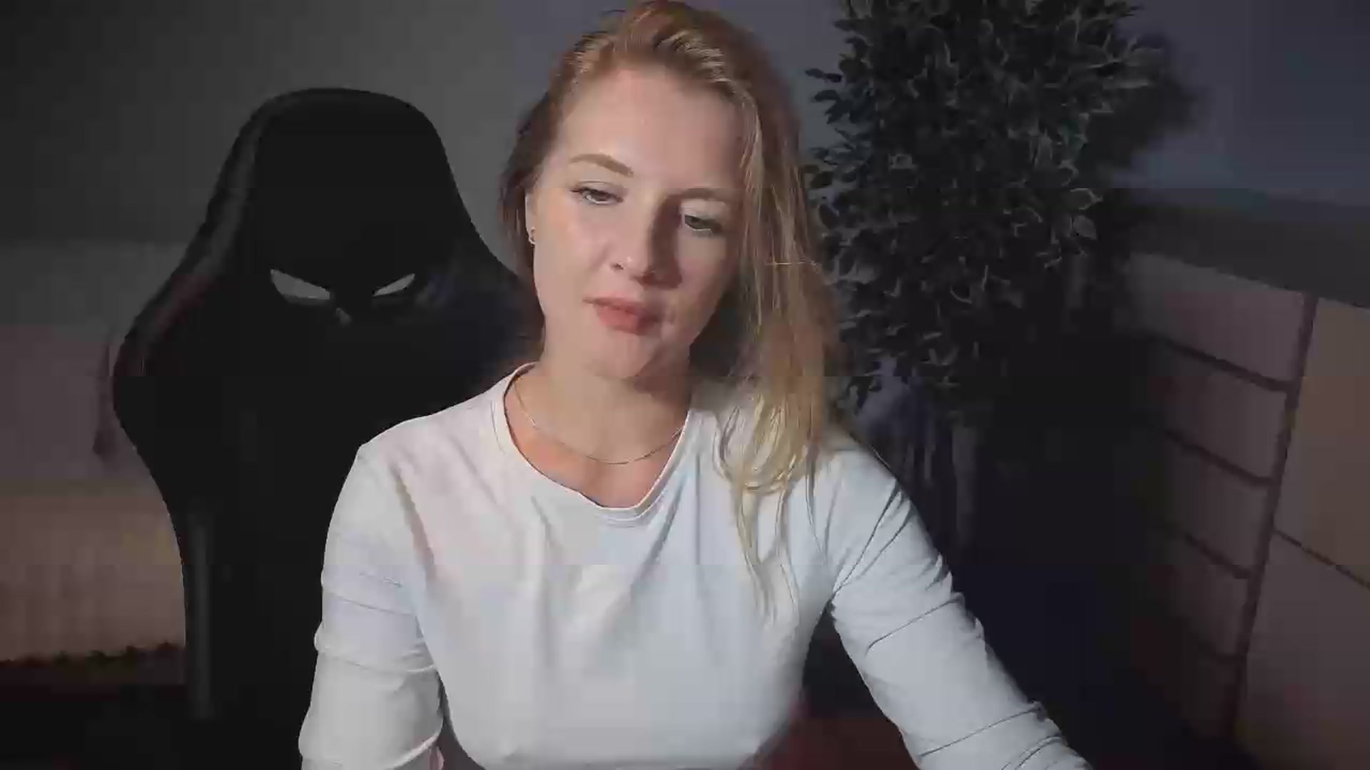 Gallery image thumbnail from AliceSi's myfreecams stream on, 08/23/2026, 15:51 image 1 of 20